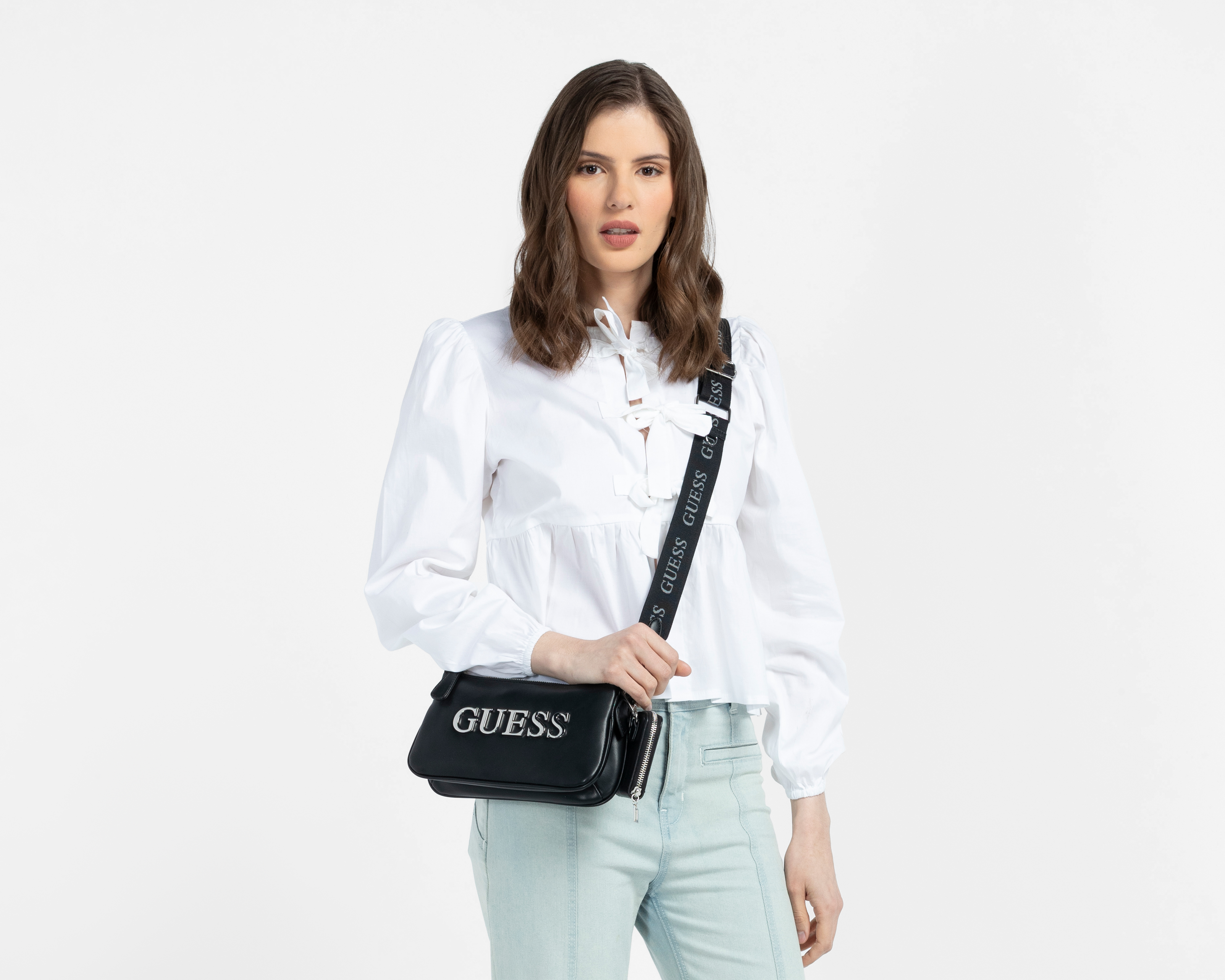 Foto 6 | Foto 6 | Bolsa Cruzada Guess con Monedero