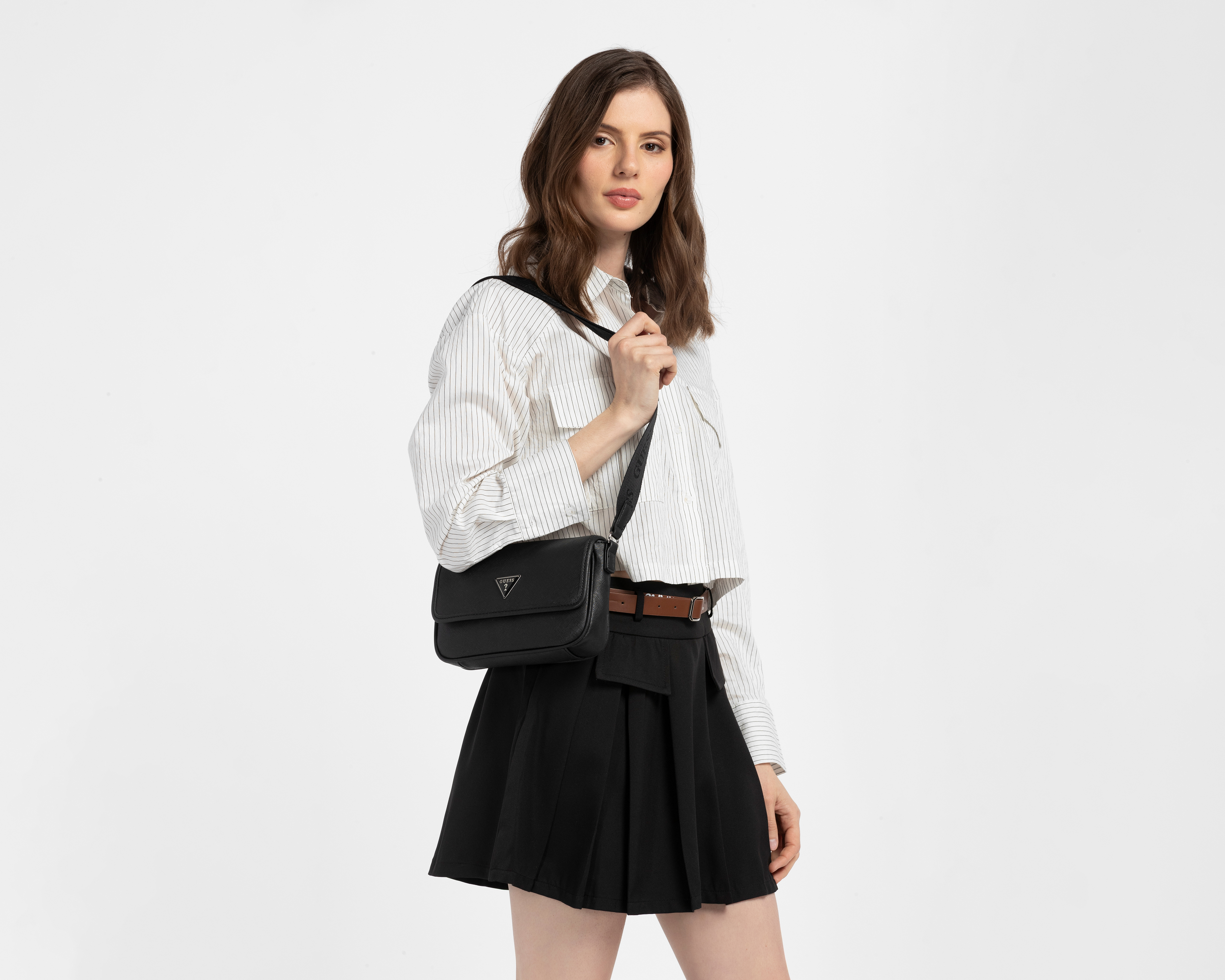 Foto 7 pulgar | Foto 6 | Bolsa Cruzada Guess Viviette