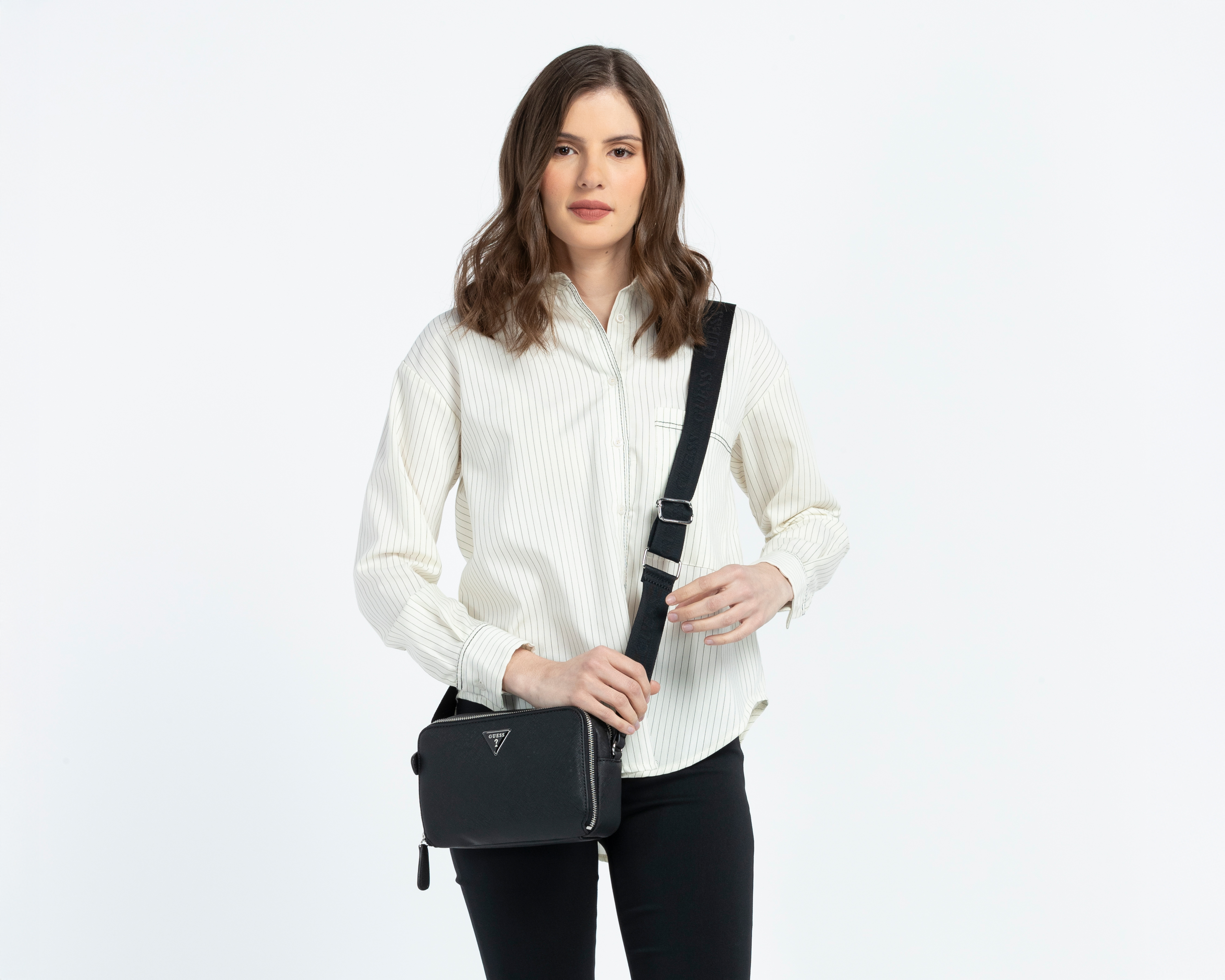 Foto 7 pulgar | Foto 6 | Bolsa Cruzada Guess Viviette