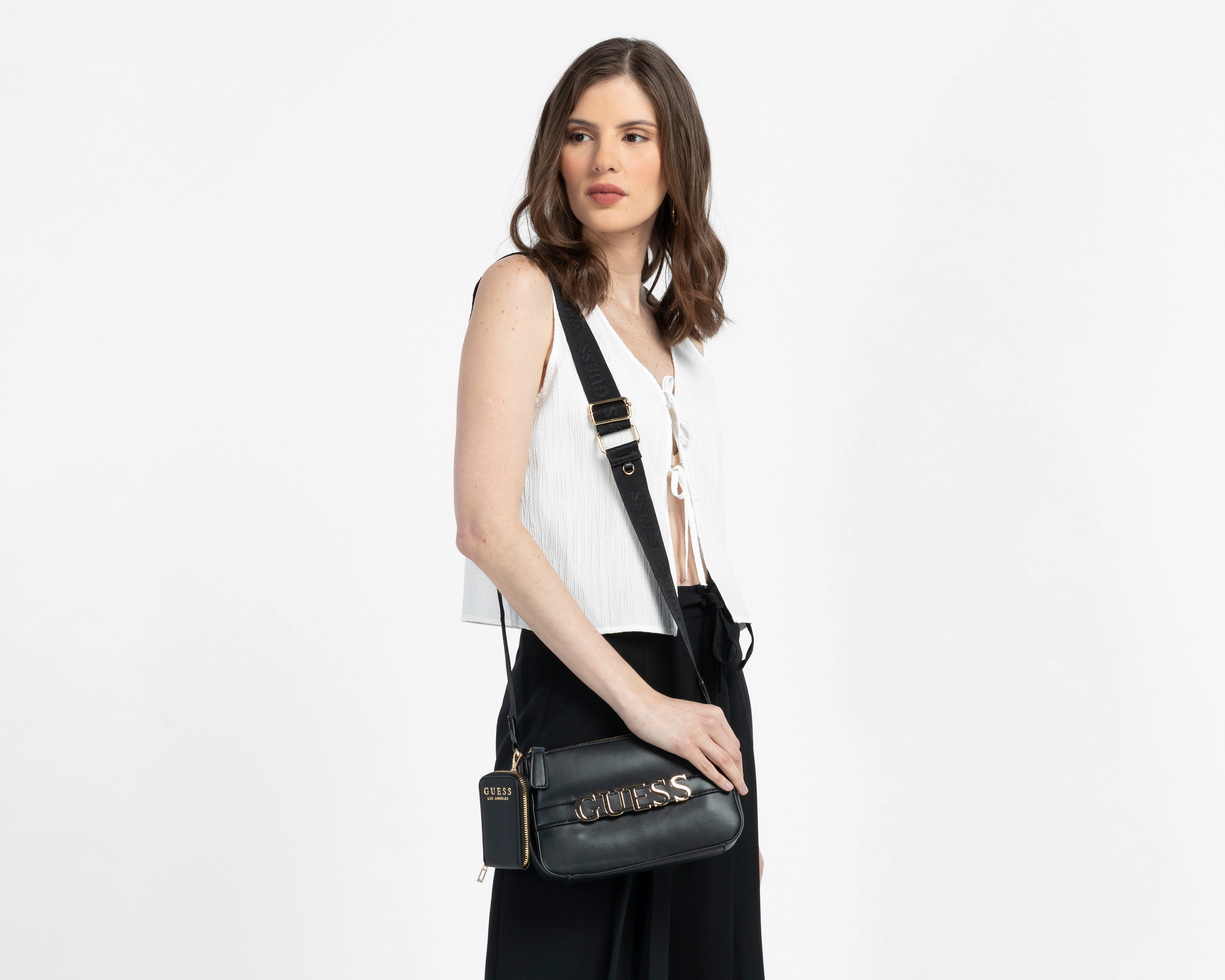 Foto 7 pulgar | Foto 6 | Bolsa Cruzada Guess Beacon Falls con Monedero