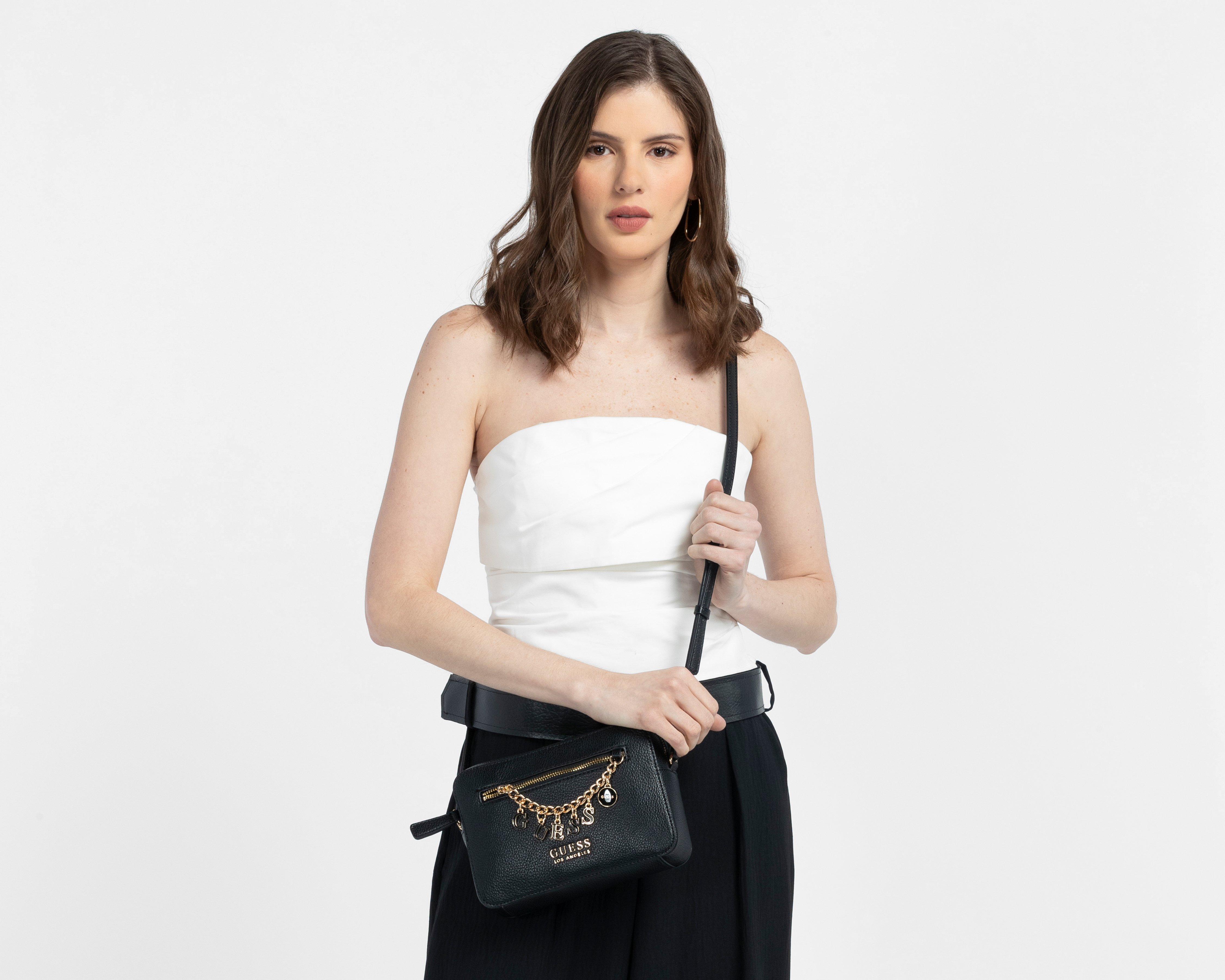 Foto 7 pulgar | Foto 6 | Bolsa Cruzada Guess Keiko