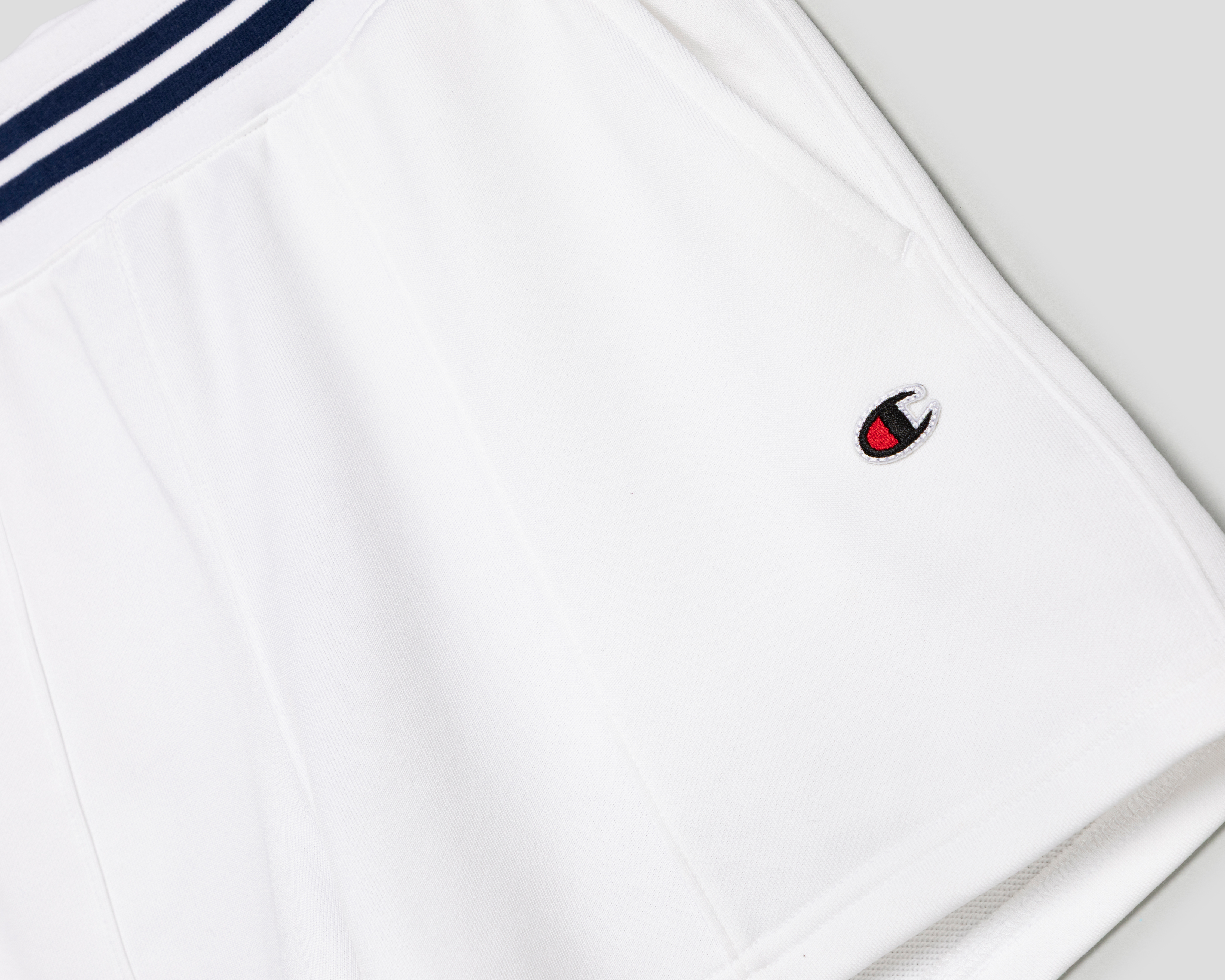 Foto 4 pulgar | Foto 3 | Short Deportivo Champion para Mujer