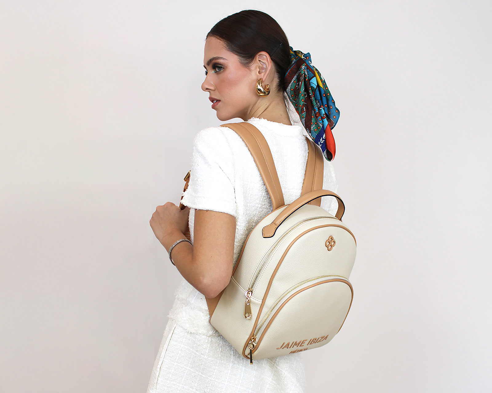 Foto 5 pulgar | Foto 4 | Mochila Jaime Ibiza Beige