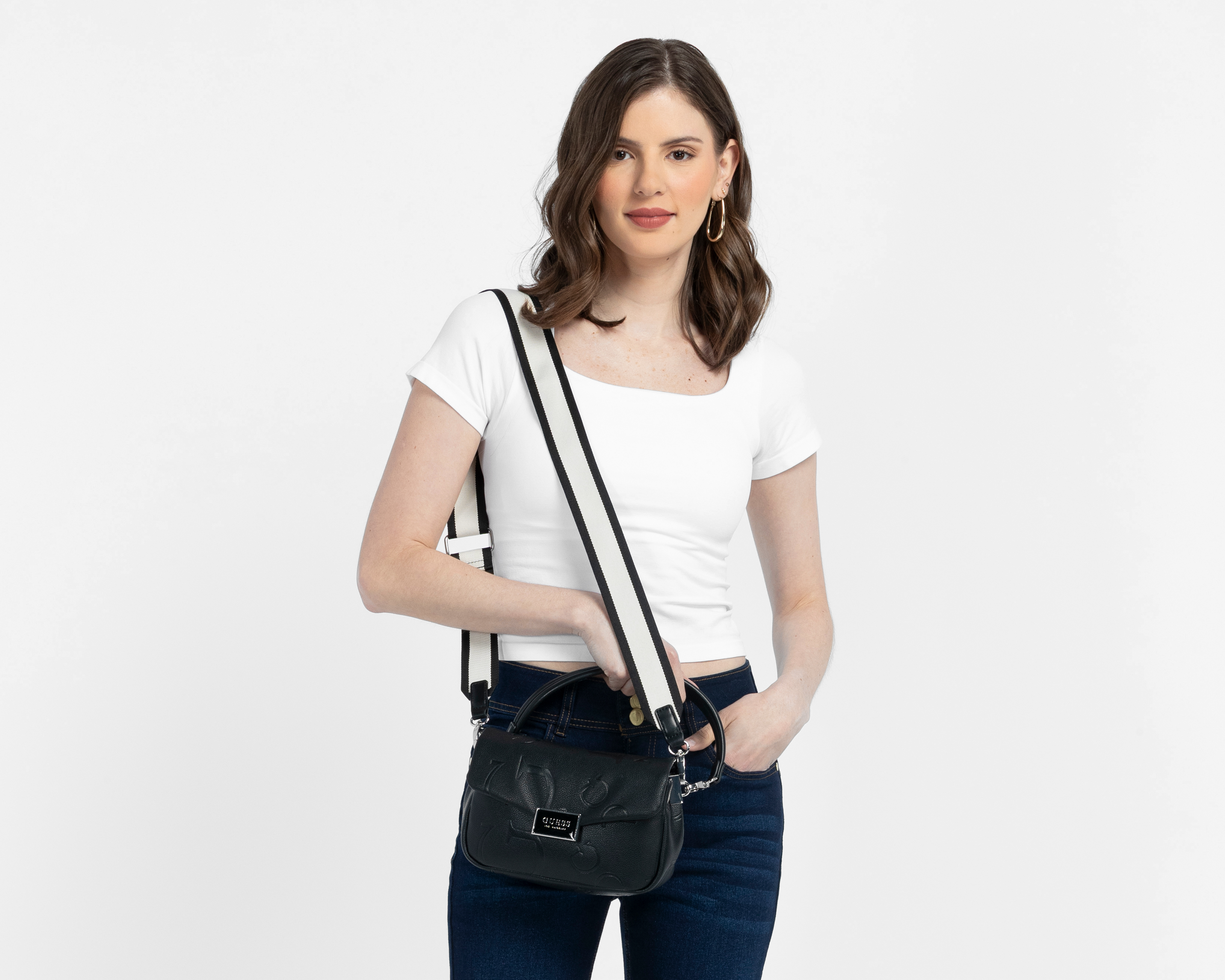 Foto 7 pulgar | Foto 6 | Bolsa Cruzada Guess Jarson