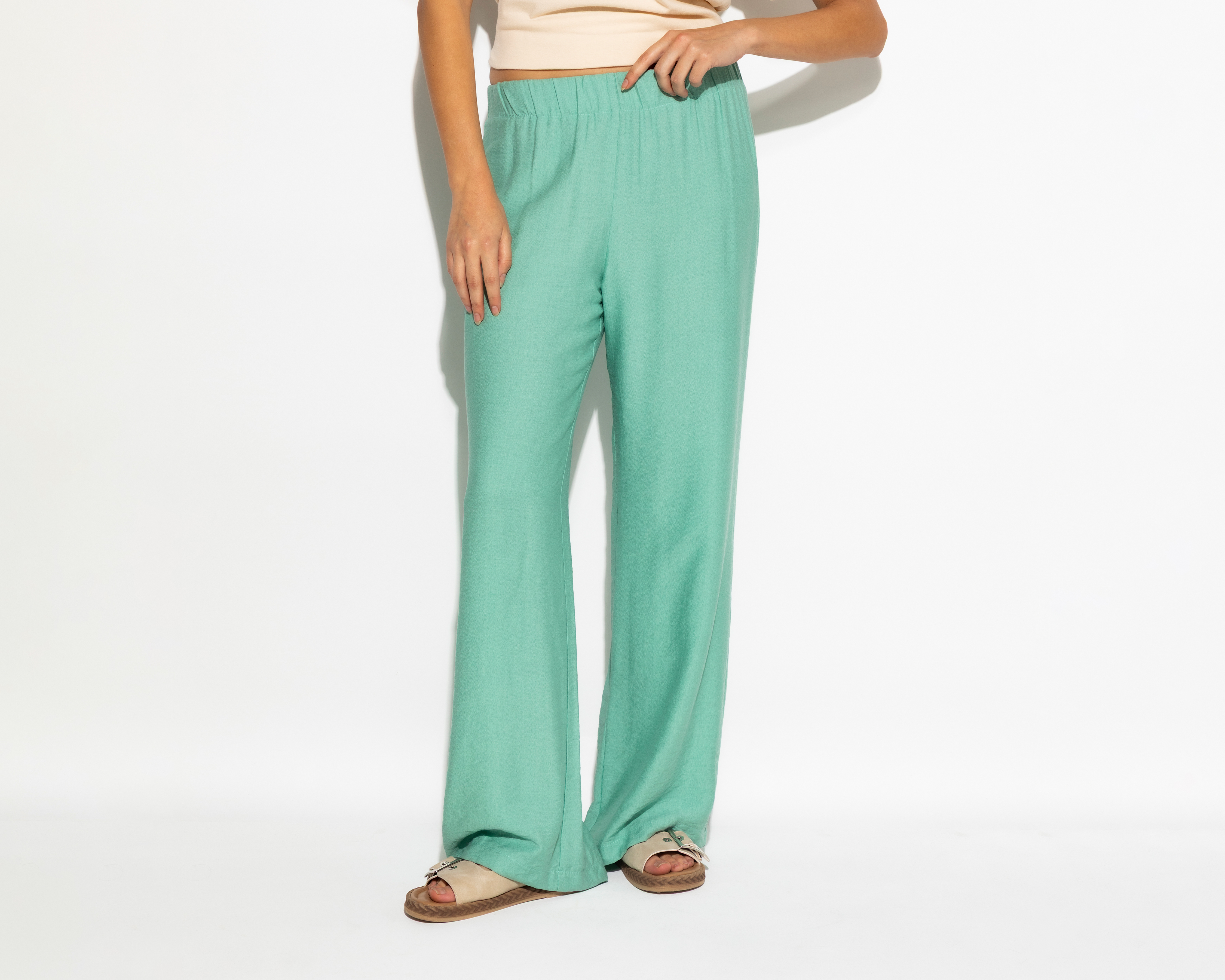 Foto 3 pulgar | Foto 2 | Pantalón Ancho Strona Verde para Mujer