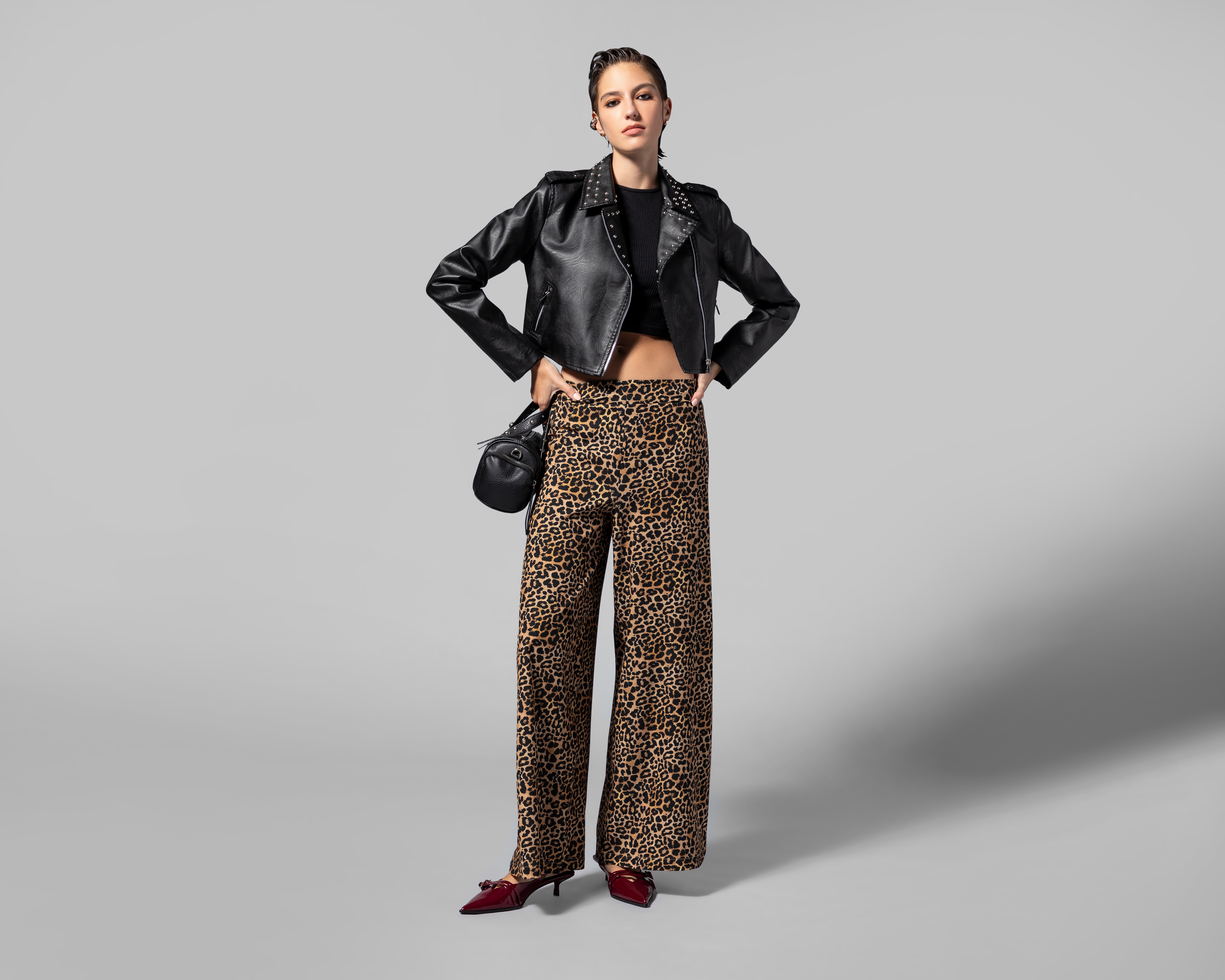 Foto 2 pulgar | Foto 1 | Pantalón Ancho Thinner Animal Print para Mujer