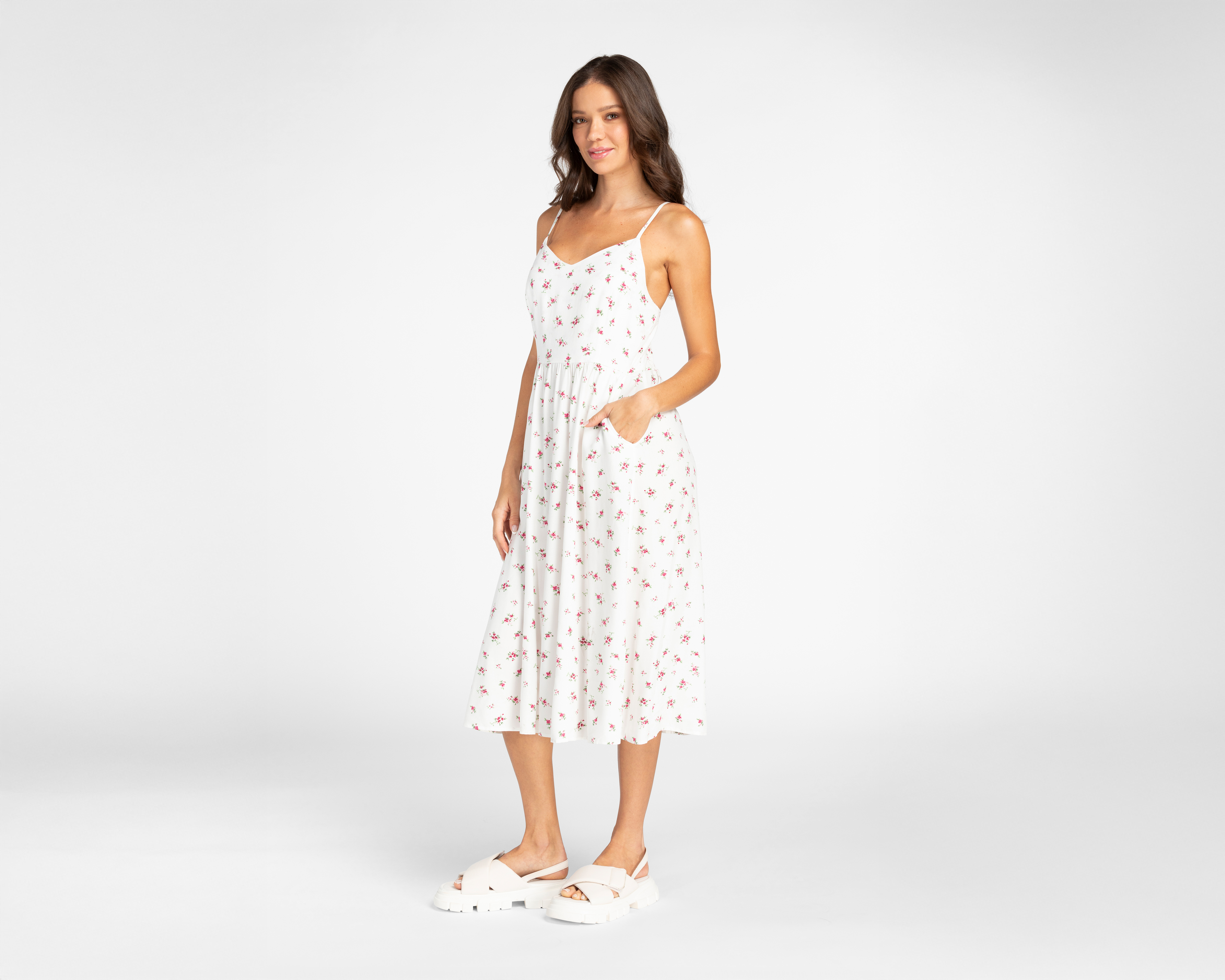 Foto 2 pulgar | Foto 1 | Vestido Casual 18 Forever Escote V Floral Midi para Mujer