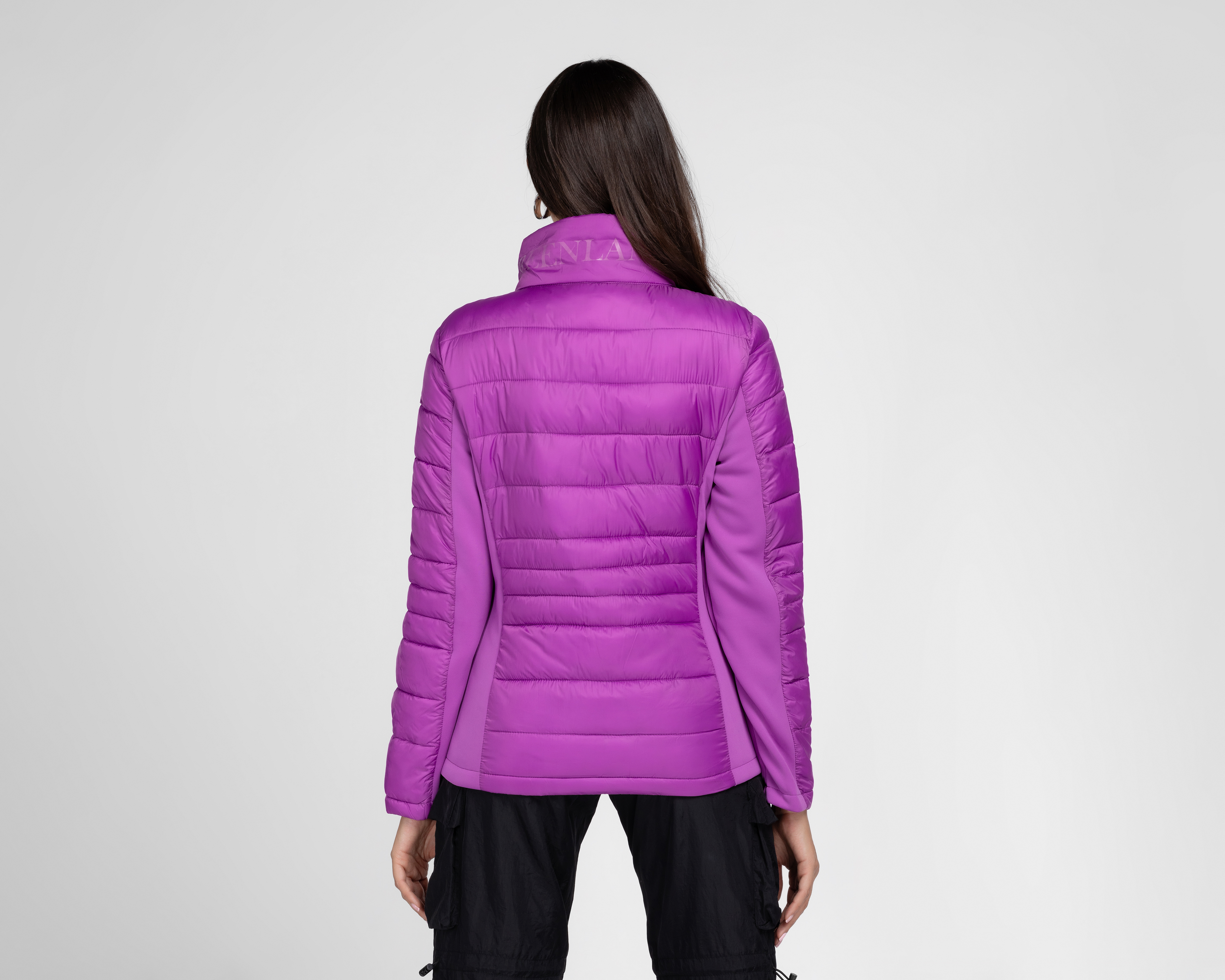 Foto 4 pulgar | Foto 3 | Chamarra Capitonada Greenlander para Mujer