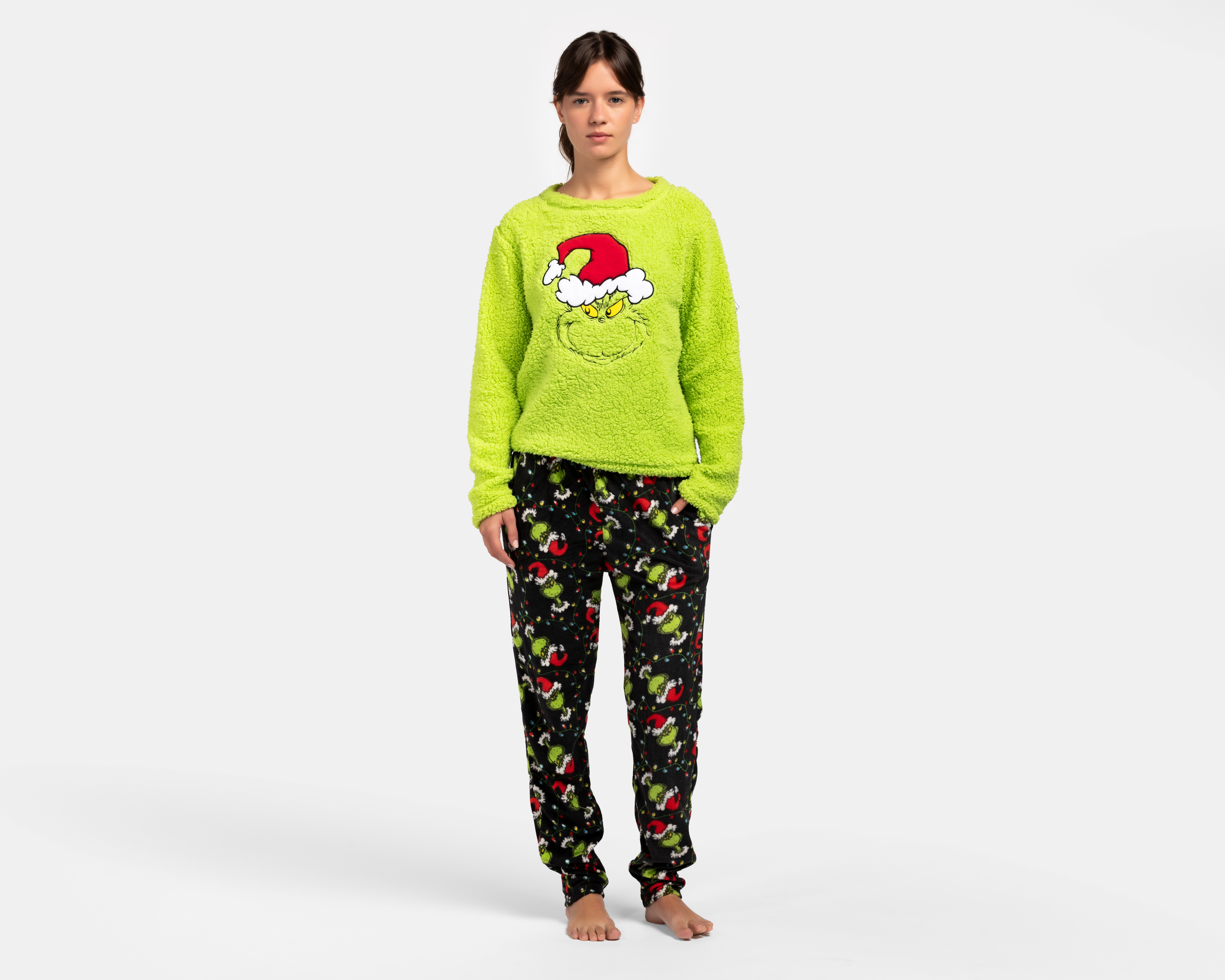 Foto 2 pulgar | Foto 1 | Pijama Dr. Seuss The Grinch para Mujer 2 Piezas