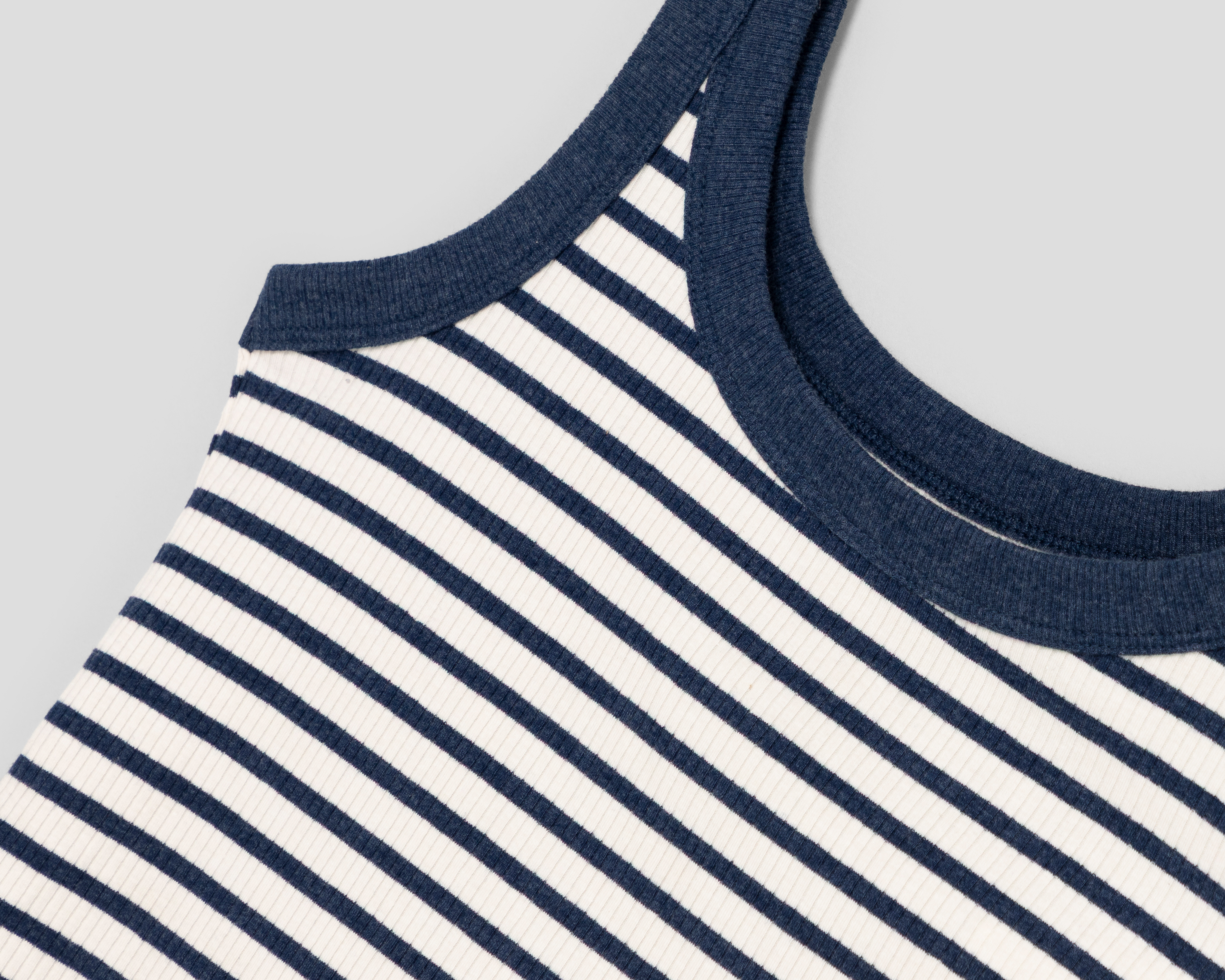 Foto 4 pulgar | Foto 3 | Playera a Rayas American Eagle Juvenil