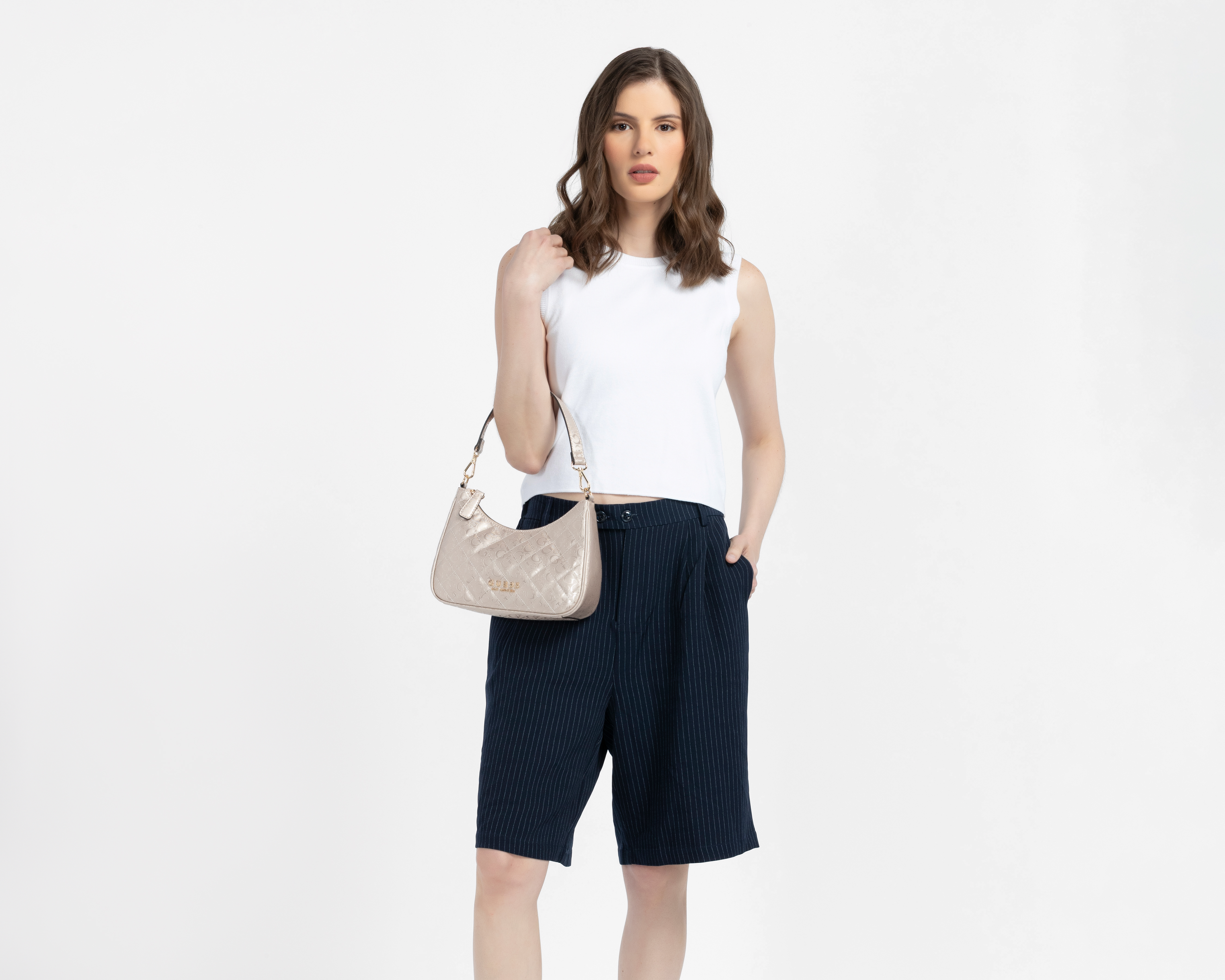 Foto 7 pulgar | Foto 6 | Bolsa Cruzada Guess