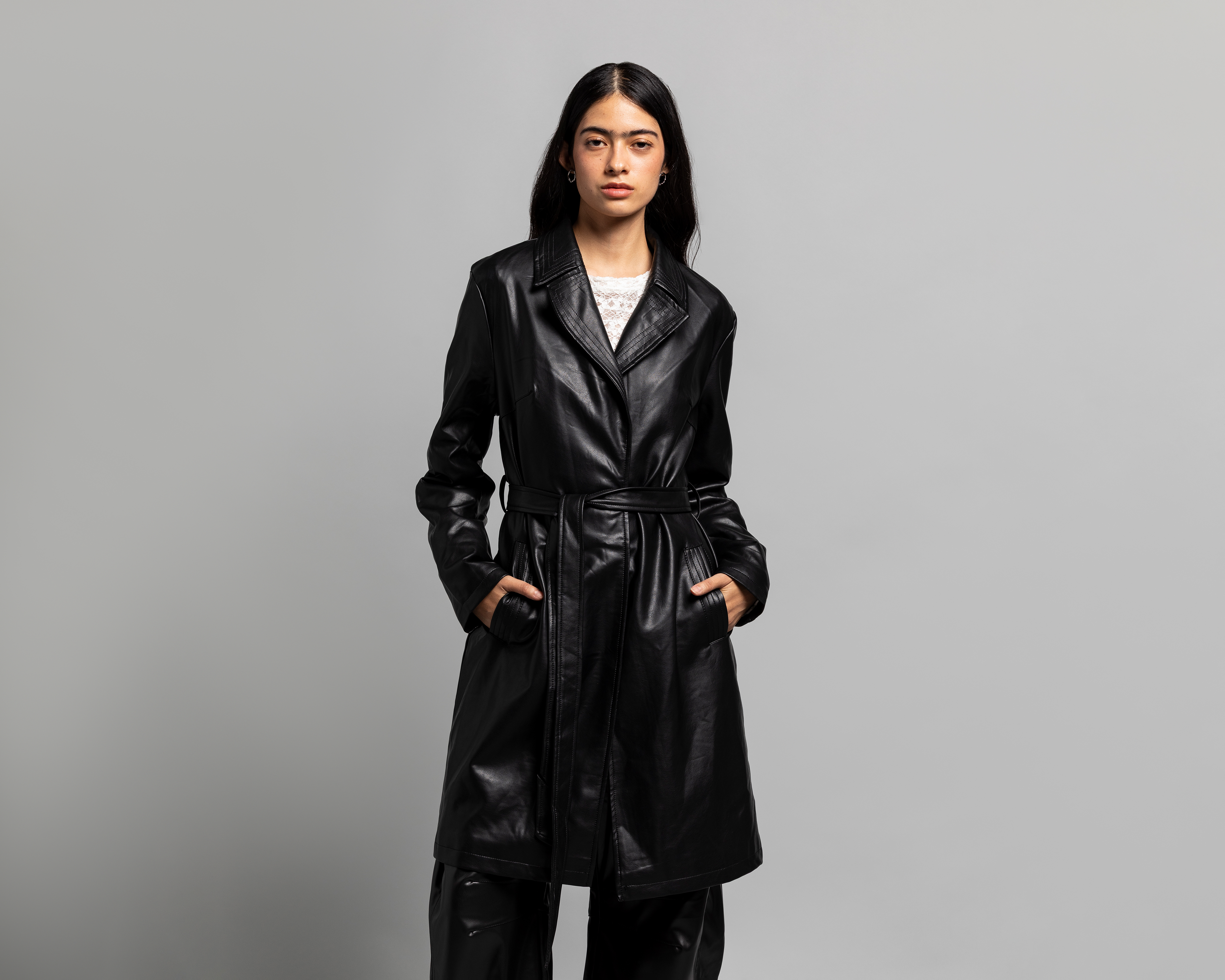 Foto 3 pulgar | Foto 2 | Chamarra Larga Strona para Mujer