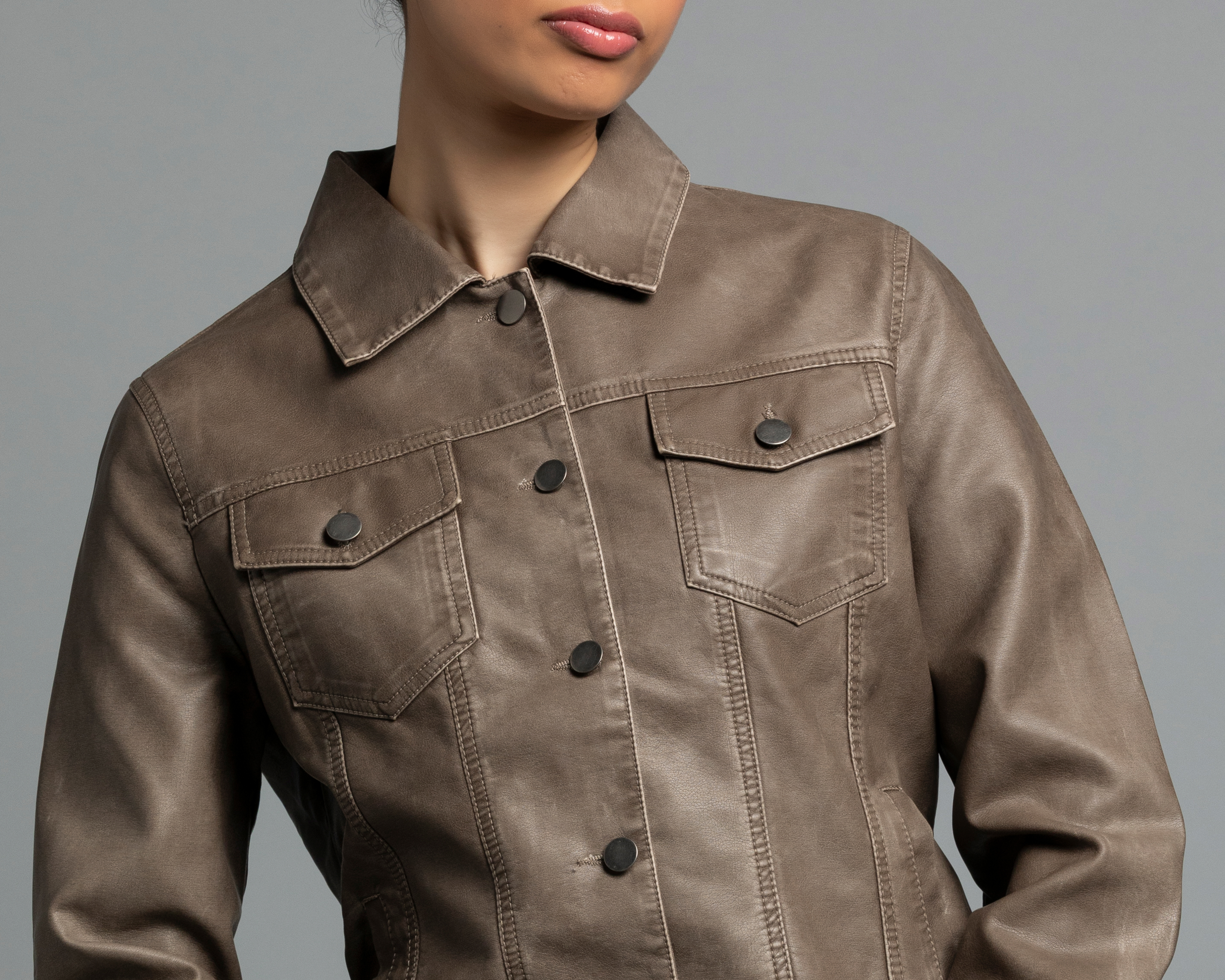 Foto 4 | Foto 4 | Chamarra Café Strona para Mujer