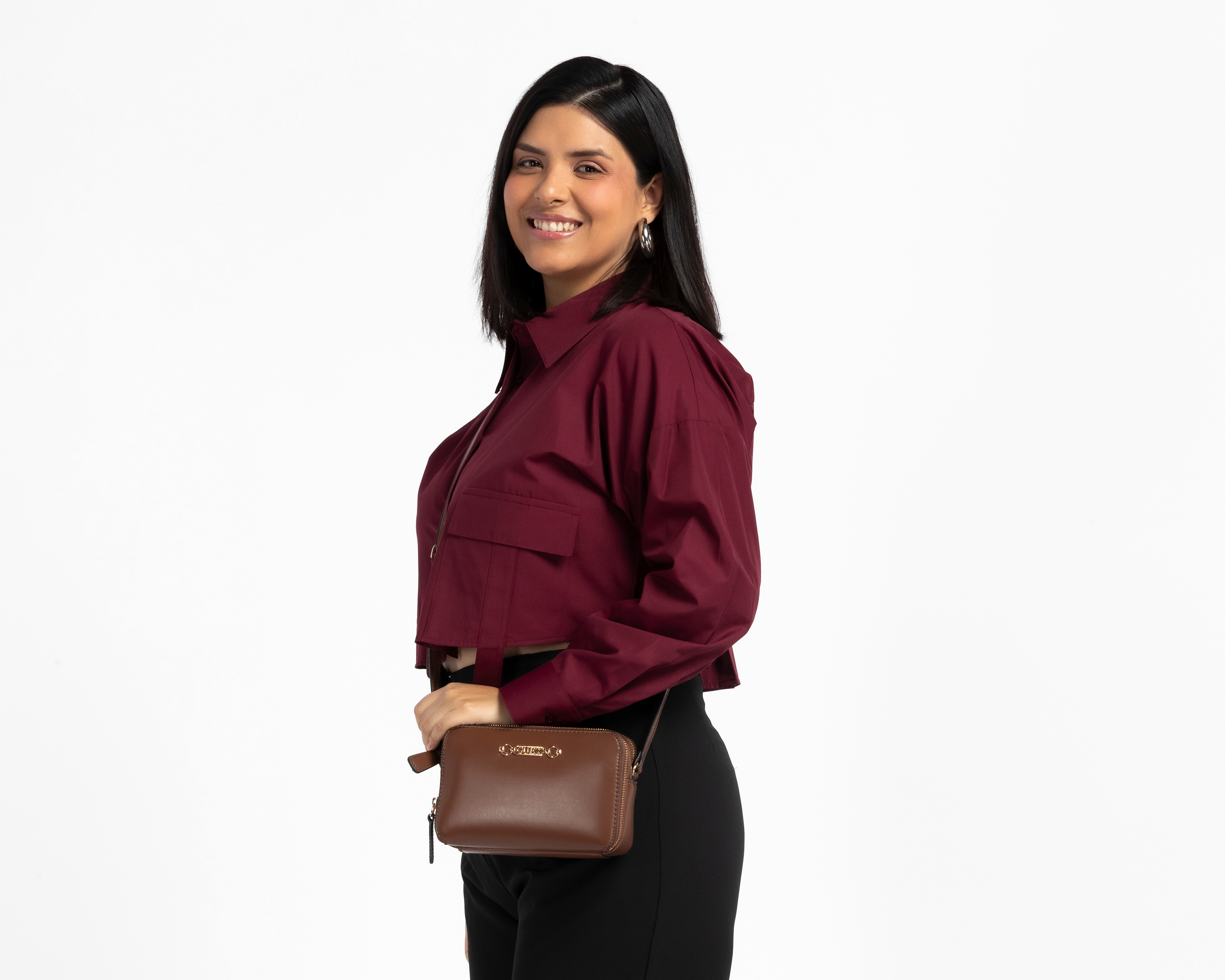 Foto 7 pulgar | Foto 6 | Bolsa Cruzada Guess Tami Mini