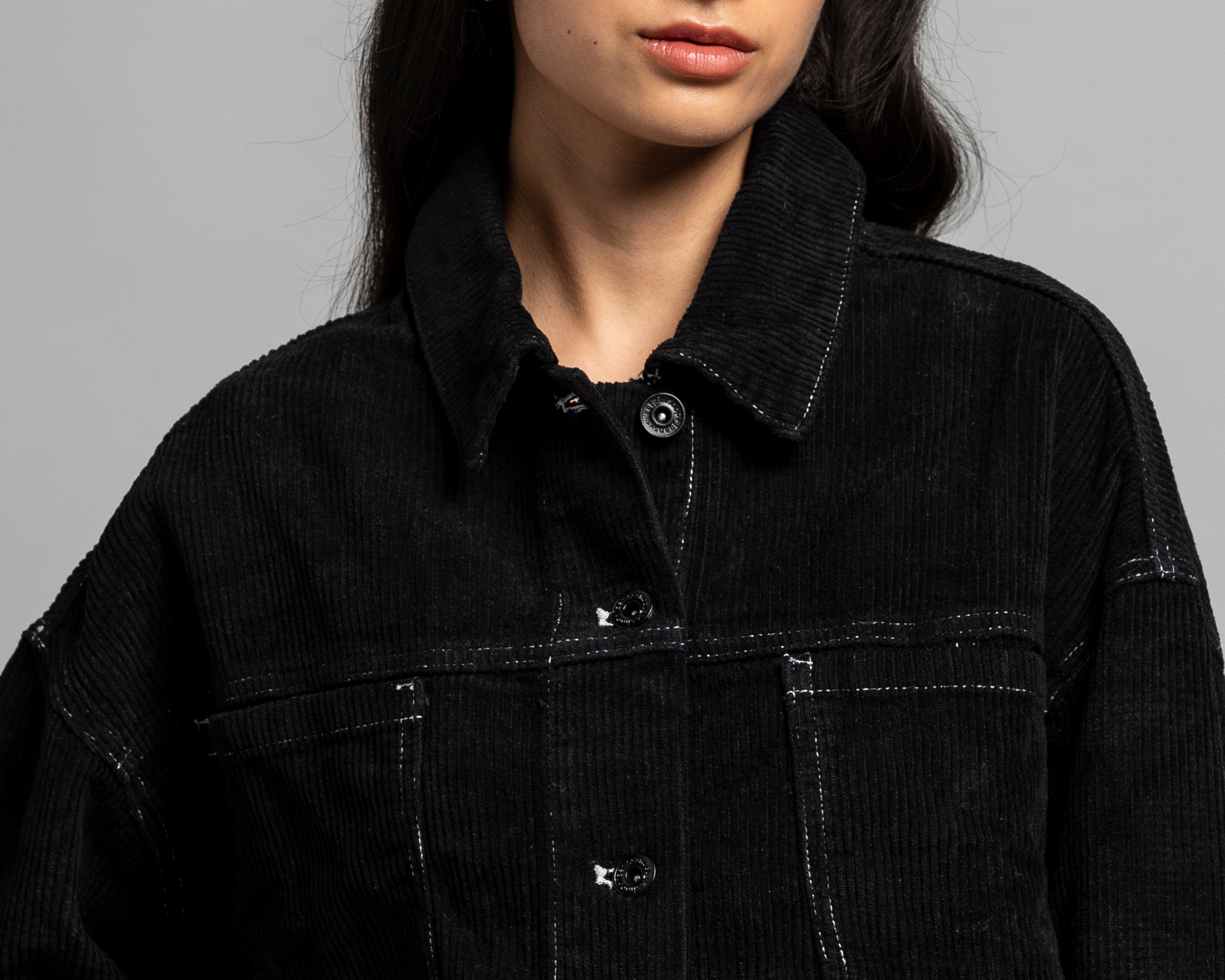 Foto 4 | Foto 4 | Chamarra de Algodón Negra Strona para Mujer