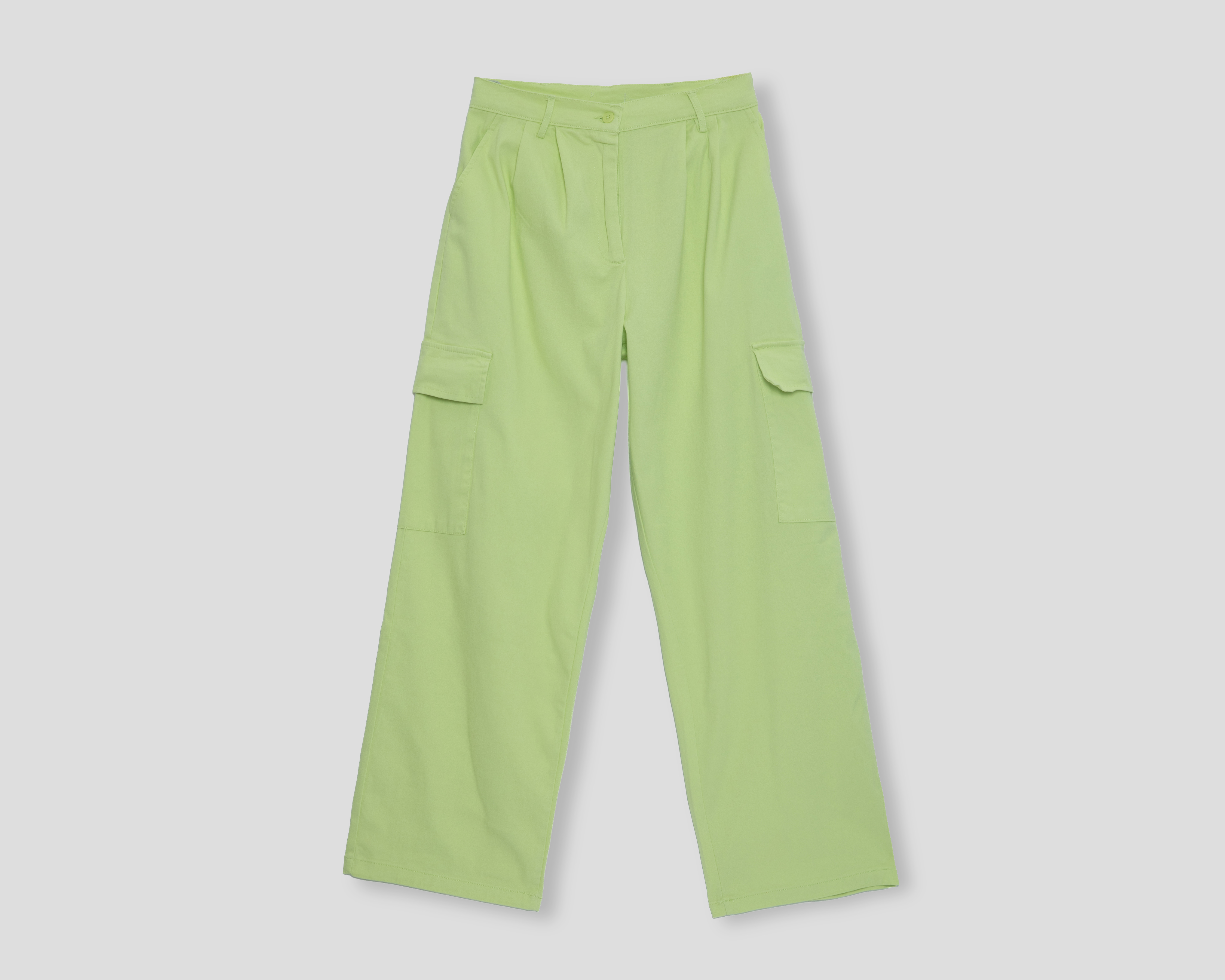 Foto 2 pulgar | Foto 1 | Pantalón Cargo Strona Verde para Mujer