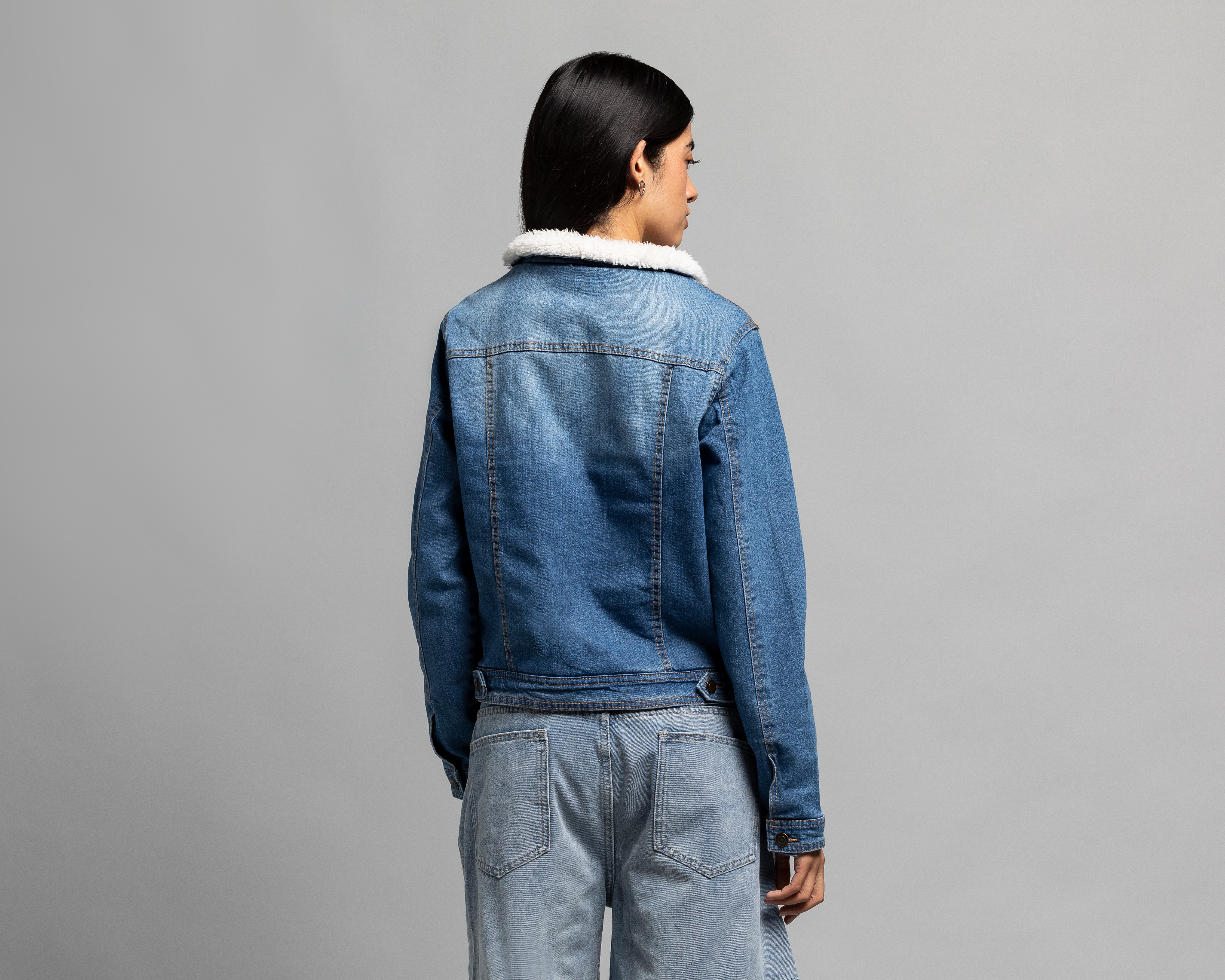 Foto 4 pulgar | Foto 3 | Chamarra de Mezclilla Strona para Mujer