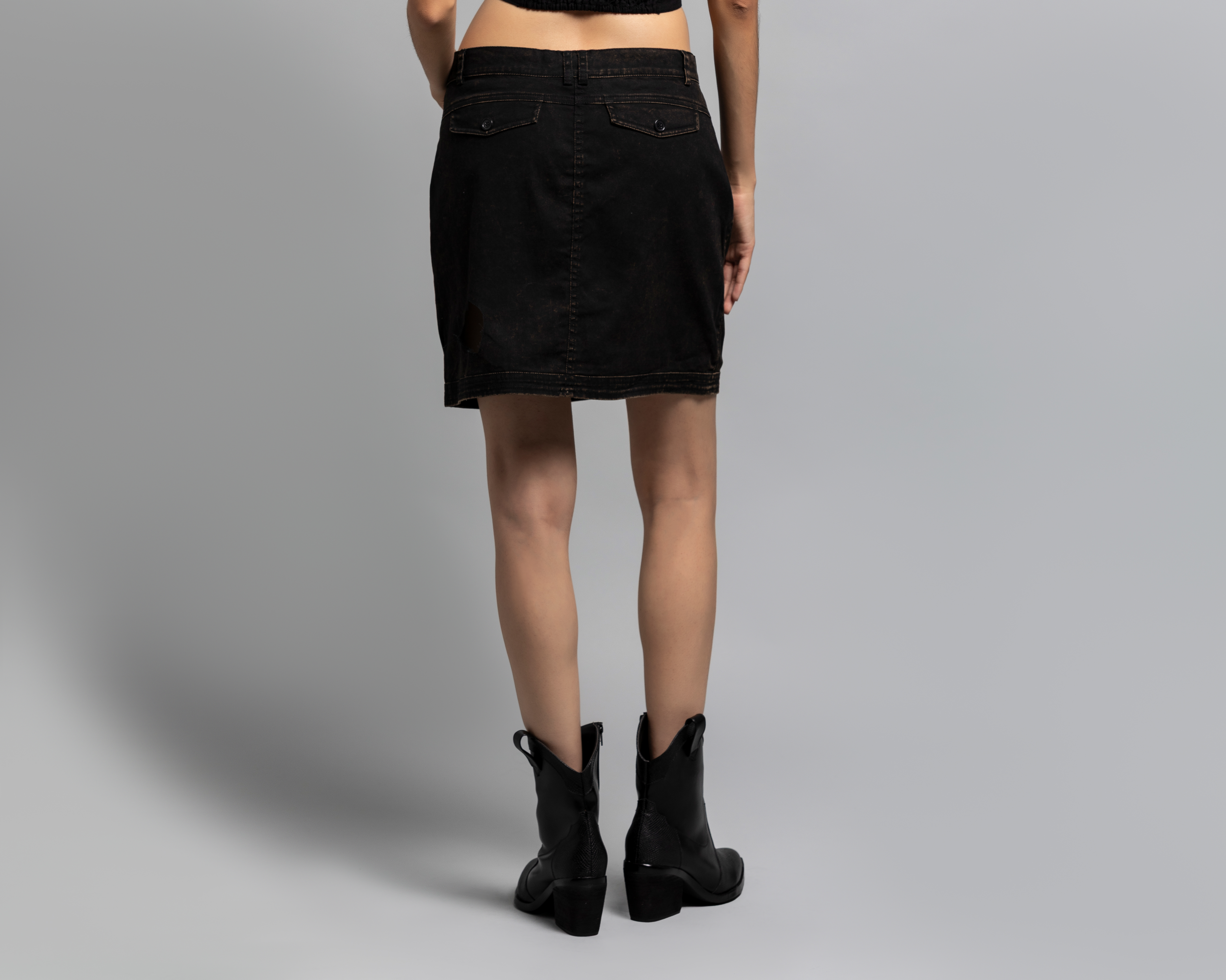 Foto 4 pulgar | Foto 3 | Falda Corta Strona Negra para Mujer