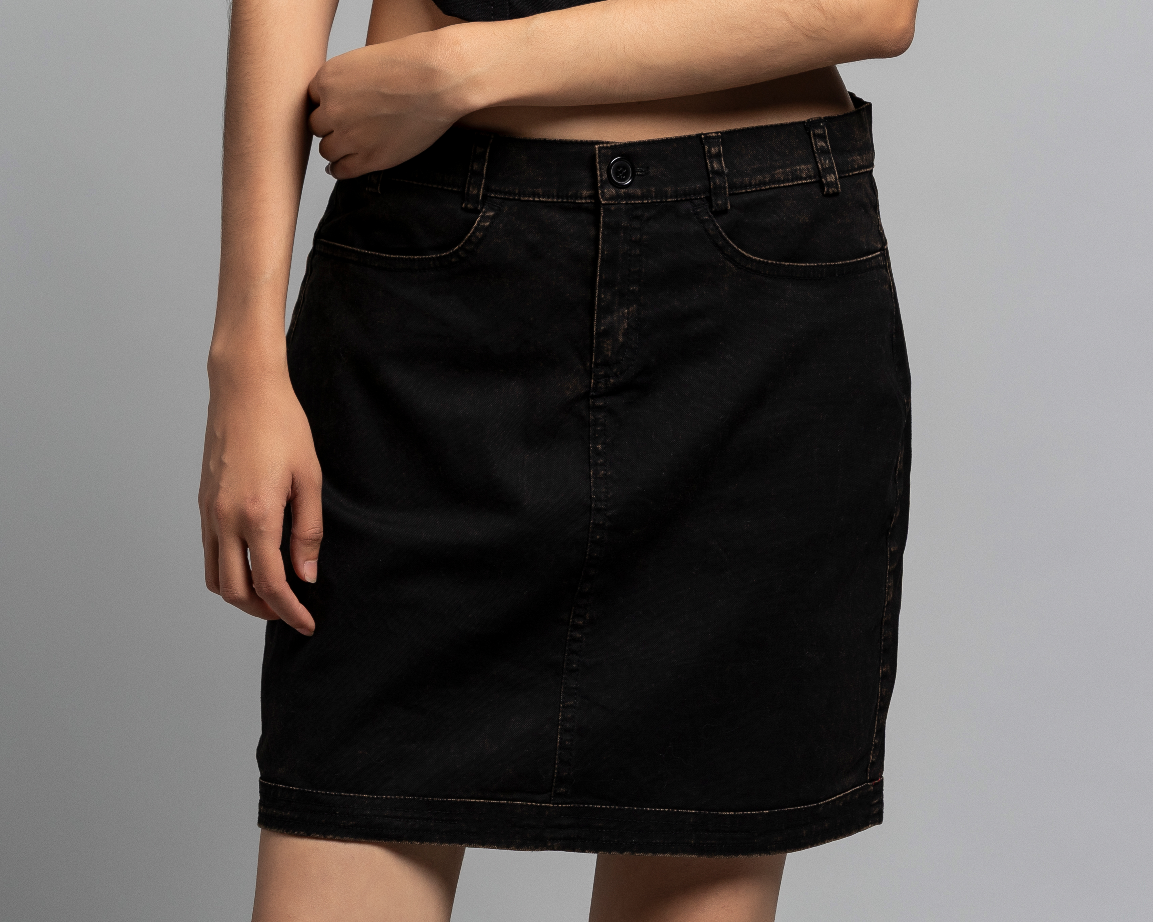 Foto 5 pulgar | Foto 4 | Falda Corta Strona Negra para Mujer