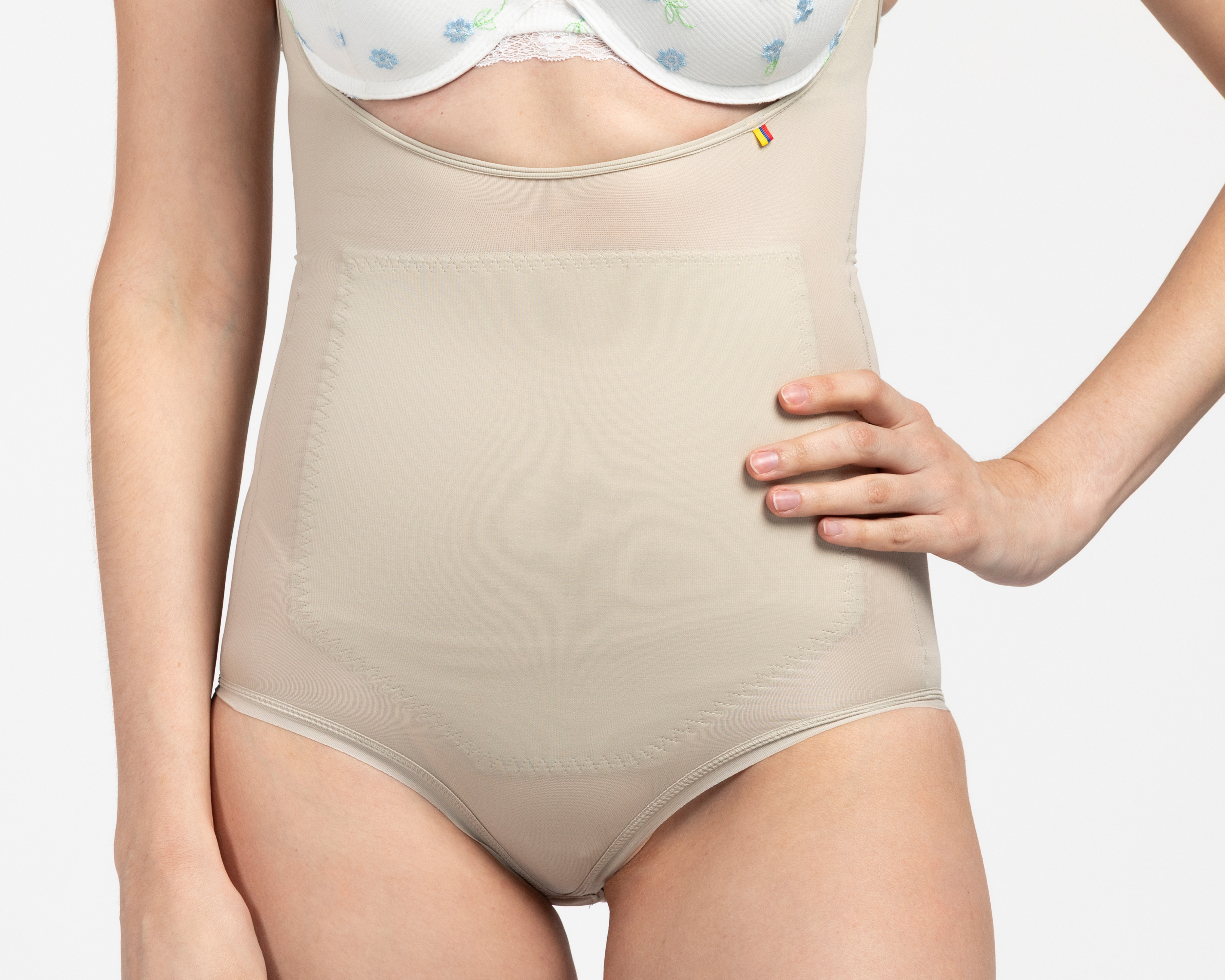 Foto 4 pulgar | Foto 3 | Body con Control Beige Diane Poitiere Mediana Compresión para Mujer