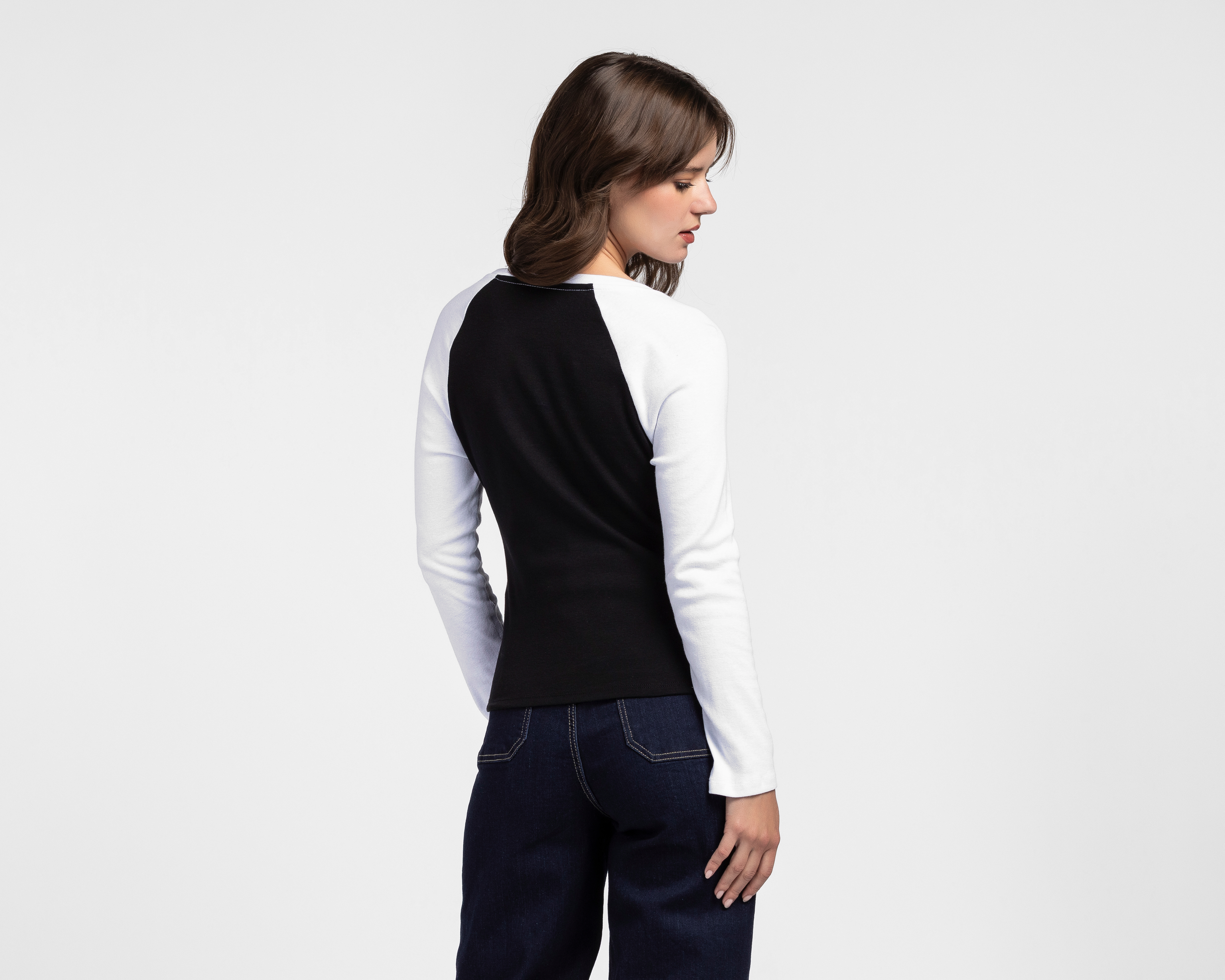 Foto 3 pulgar | Foto 2 | Playera Manga Larga Disney para Mujer