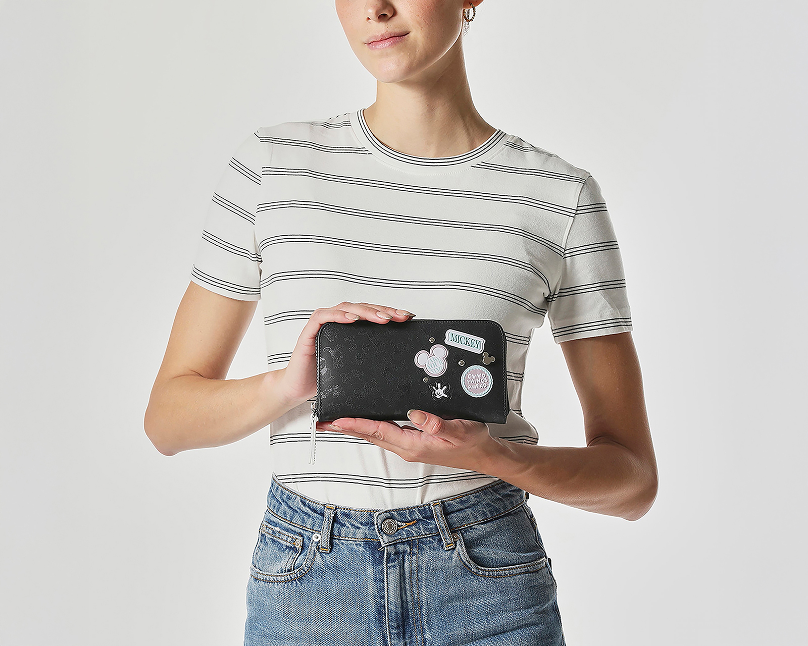 Foto 6 | Foto 6 | Cartera para Mujer W Capsule Mickey Mouse Negro