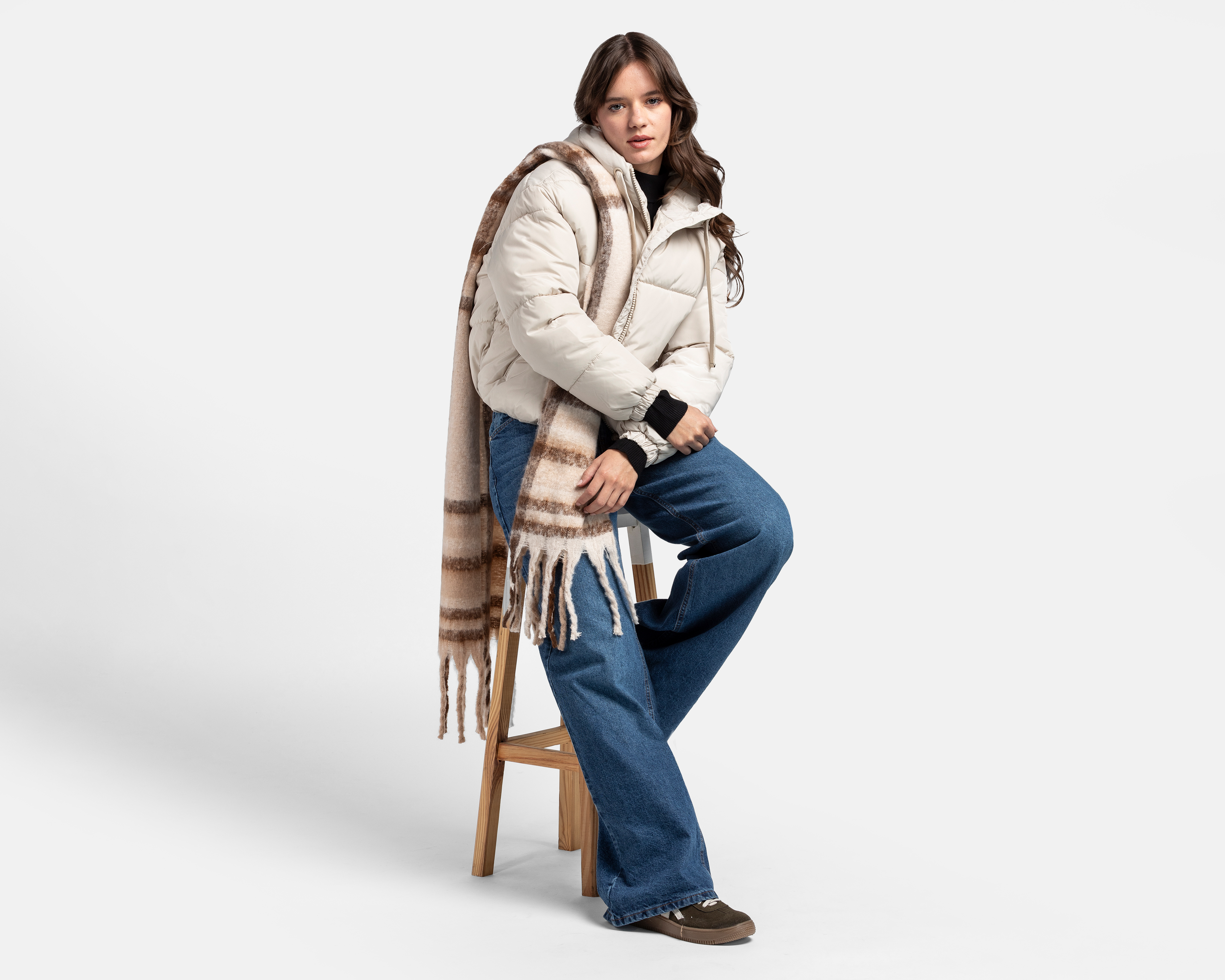 Foto 3 pulgar | Foto 2 | Chamarra con Capucha Refill para Mujer