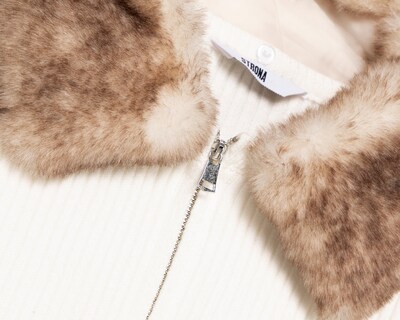 Foto 3 | Foto 3 | Suéter Strona con Peluche para Mujer