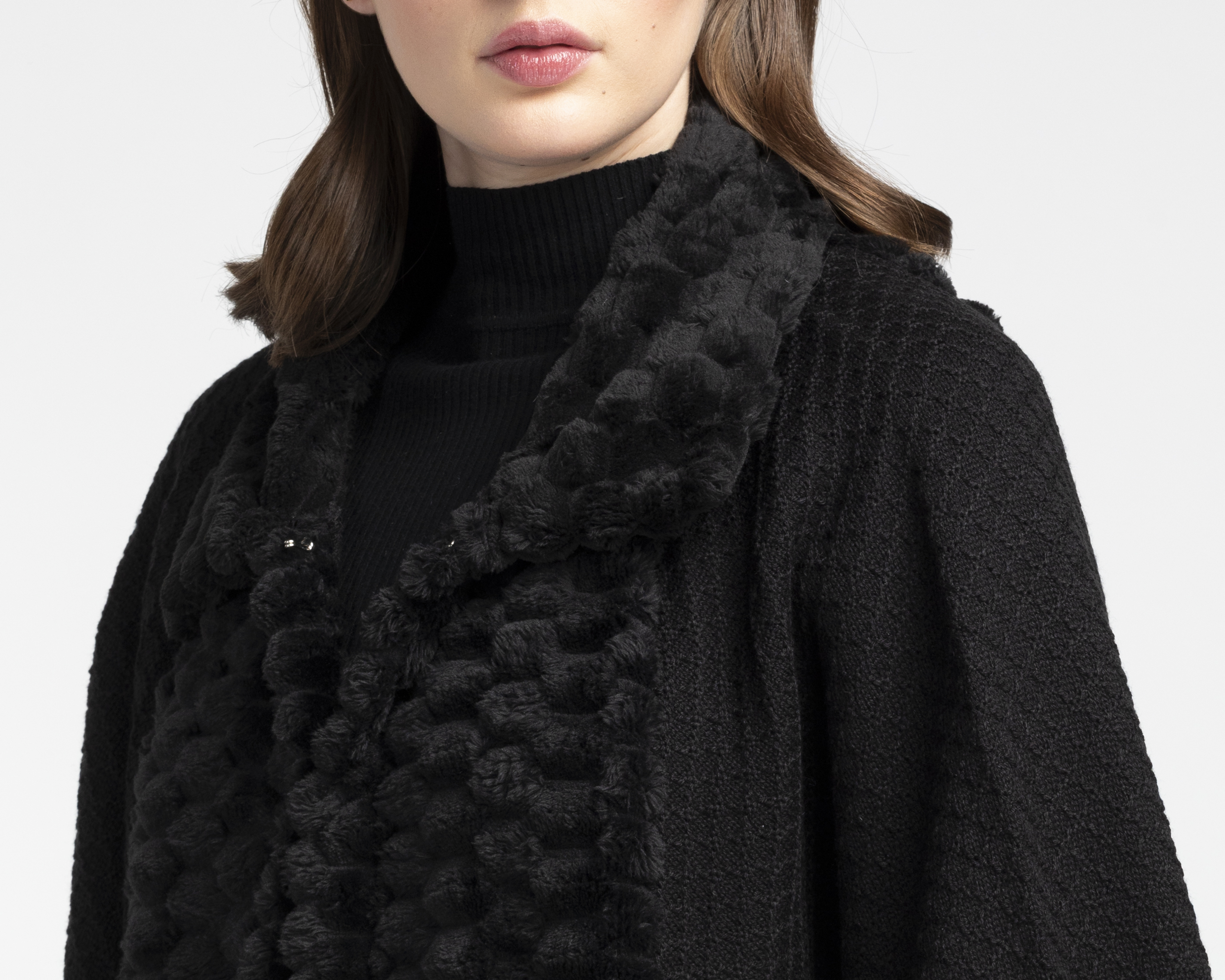 Foto 5 pulgar | Foto 4 | Capa Negra Sahara para Mujer