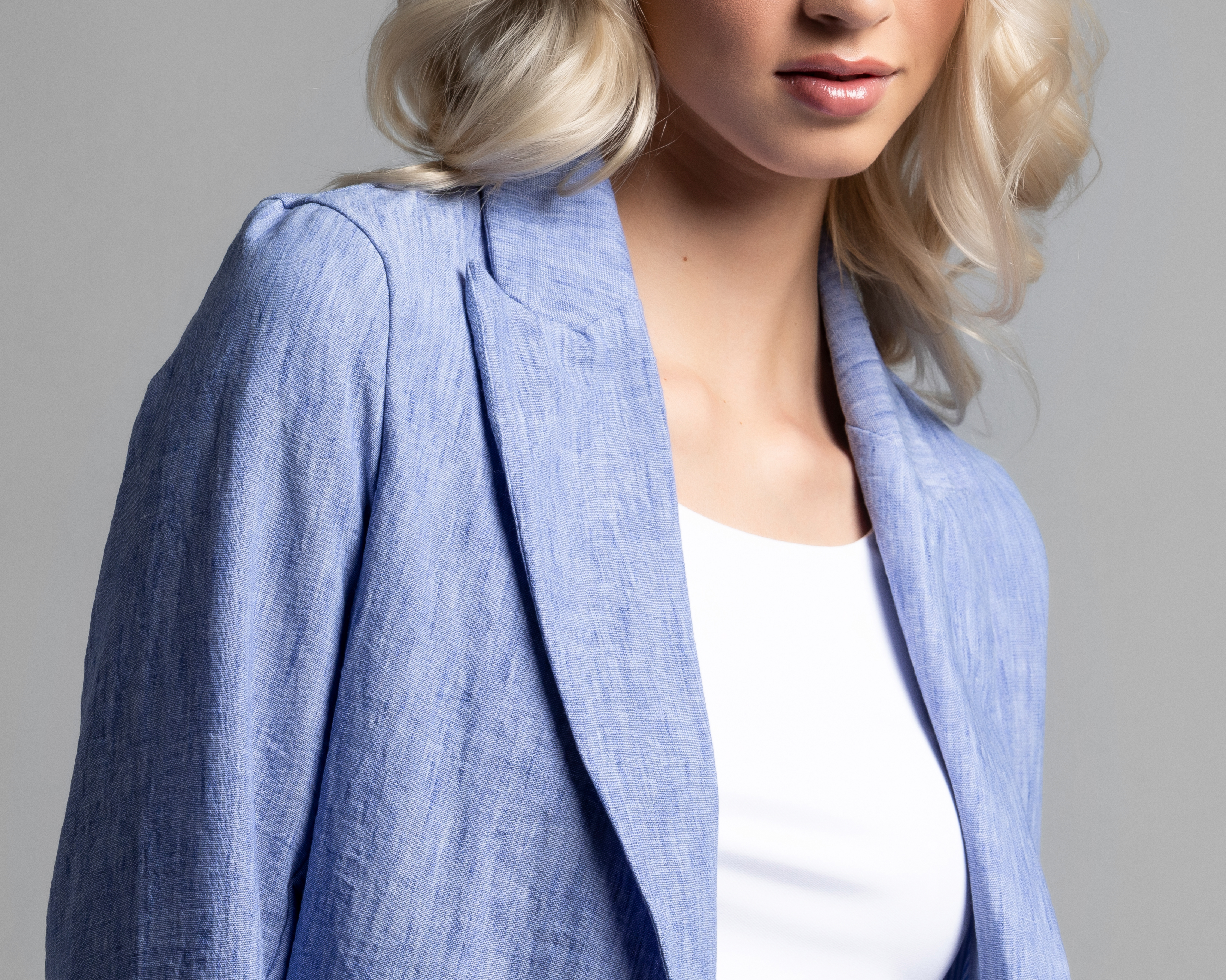 Foto 5 pulgar | Foto 4 | Blazer Azul Strona para Mujer