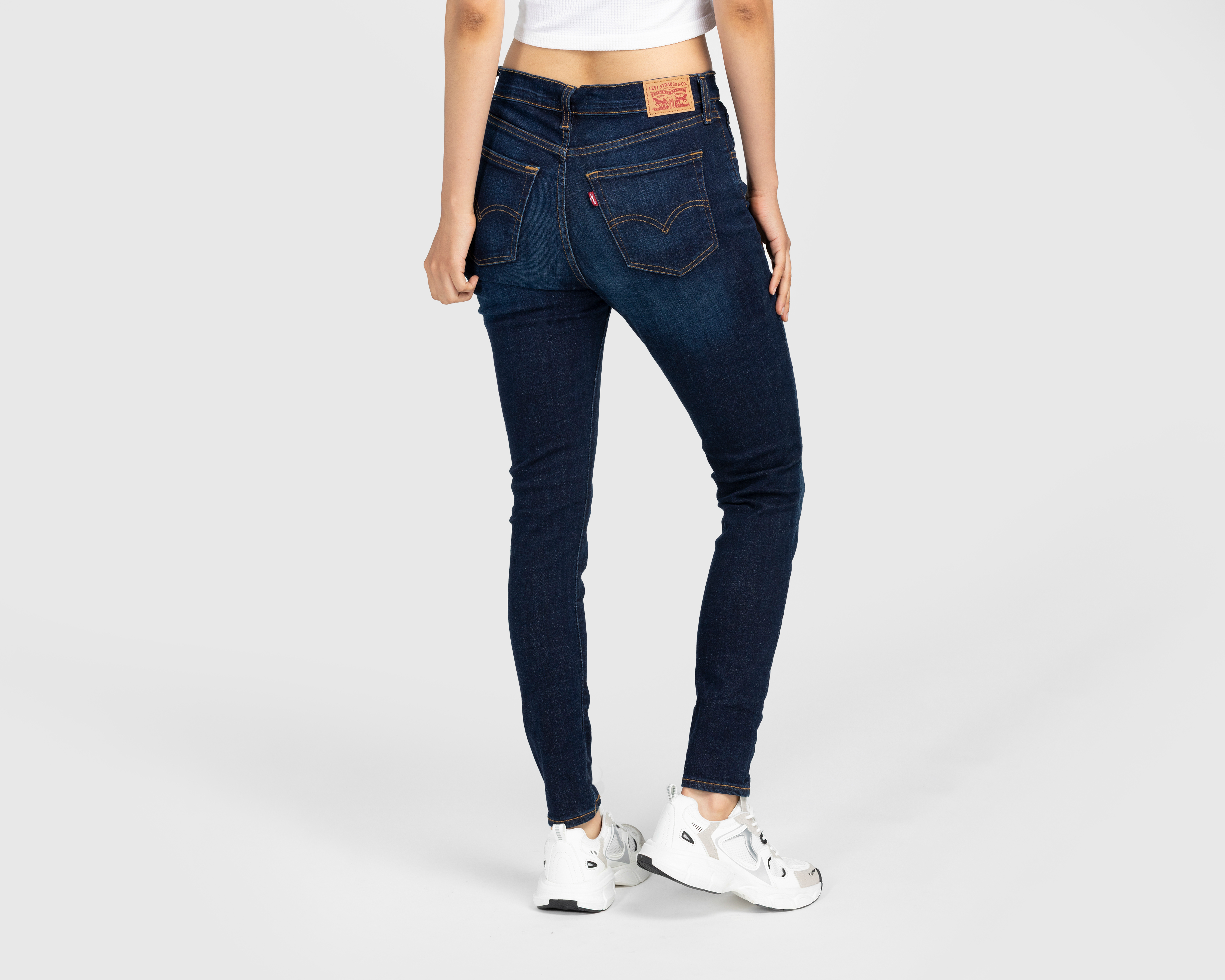 Foto 4 pulgar | Foto 3 | Jeans Levi's 720 High Rise Super Skinny para Mujer