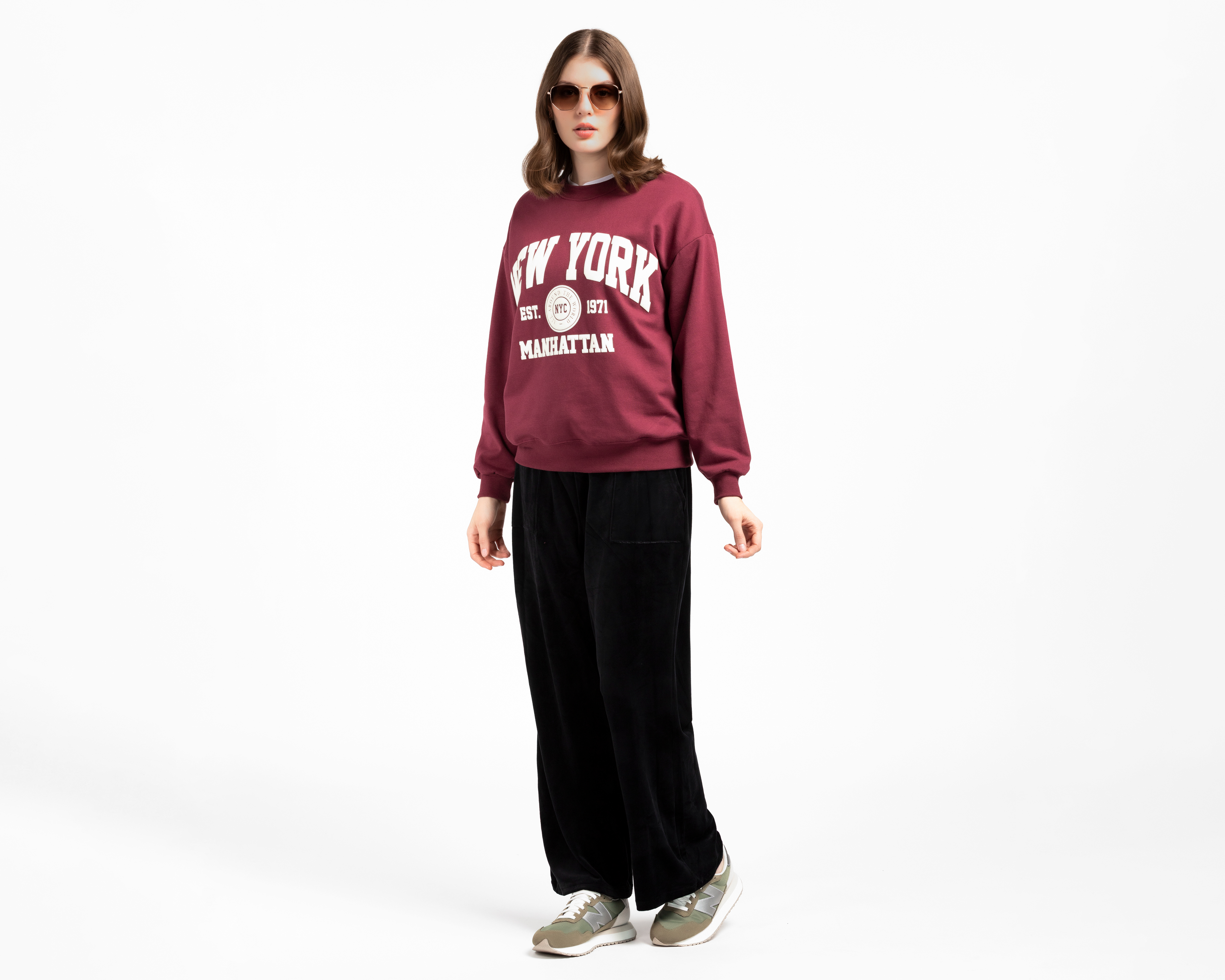 Foto 3 pulgar | Foto 2 | Sudadera Vino Sahara para Mujer