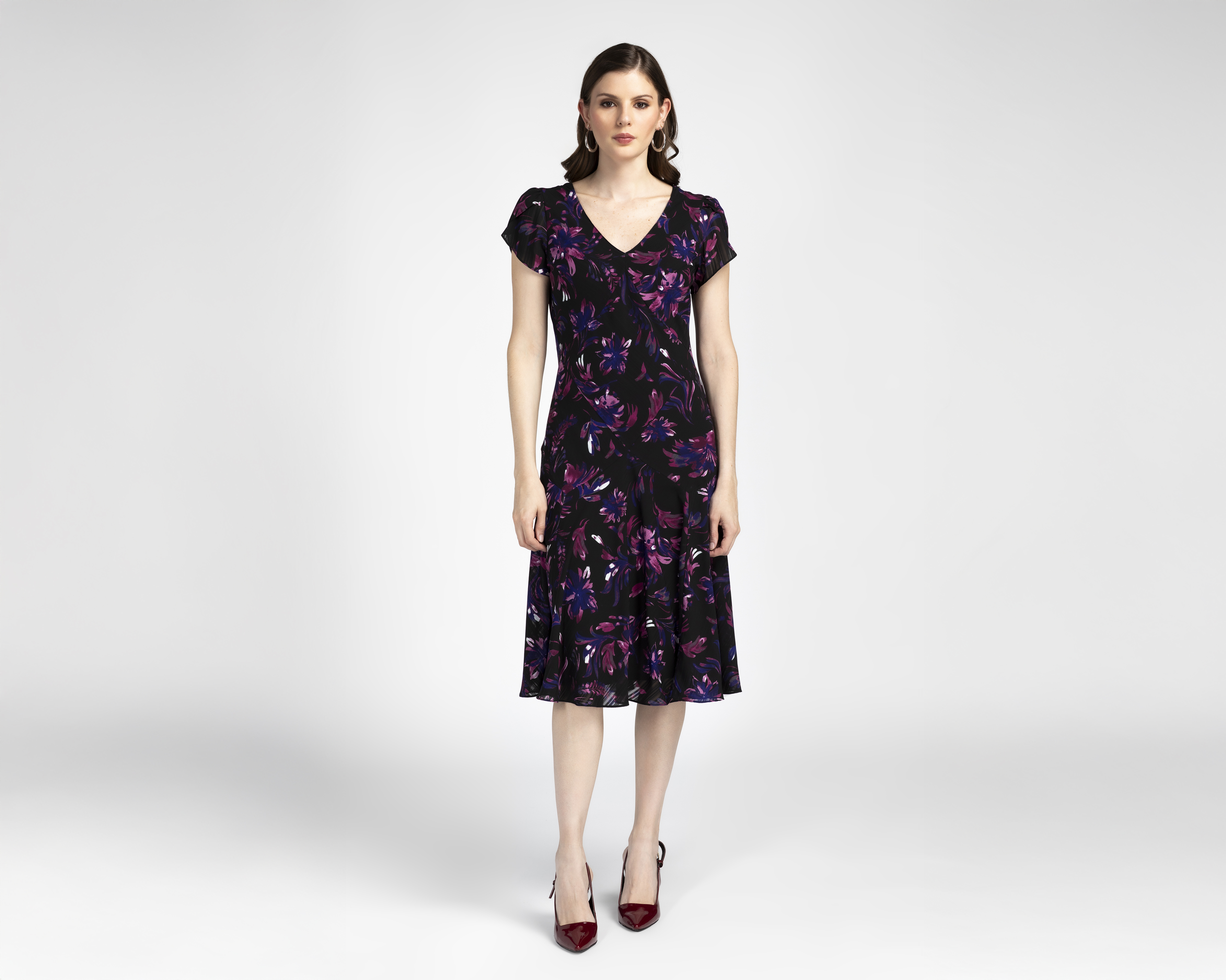 Foto 2 pulgar | Foto 1 | Vestido Casual Charme Negro Floral para Mujer