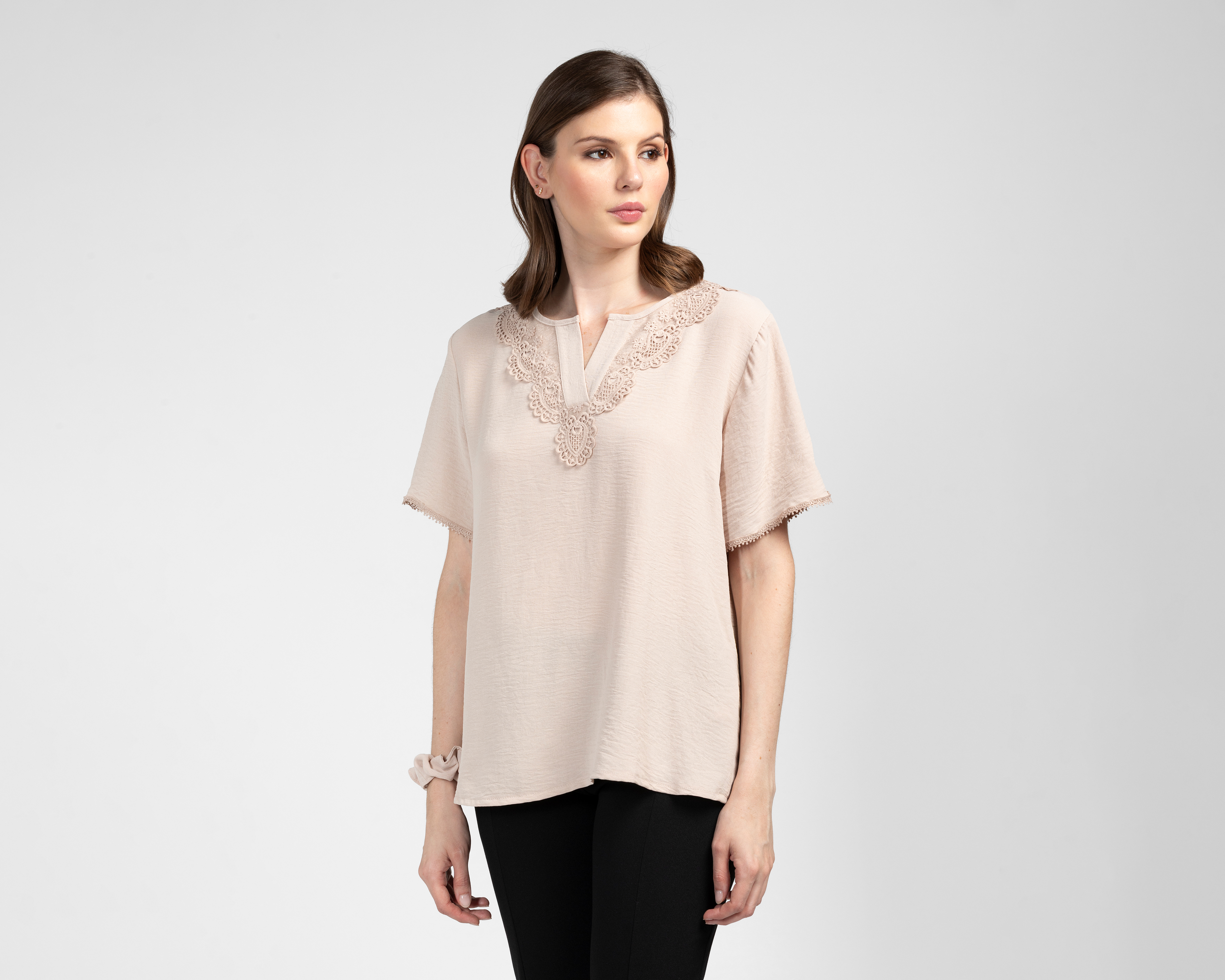 Foto 2 pulgar | Foto 1 | Blusa con Scrunchie Lady Sun para Mujer