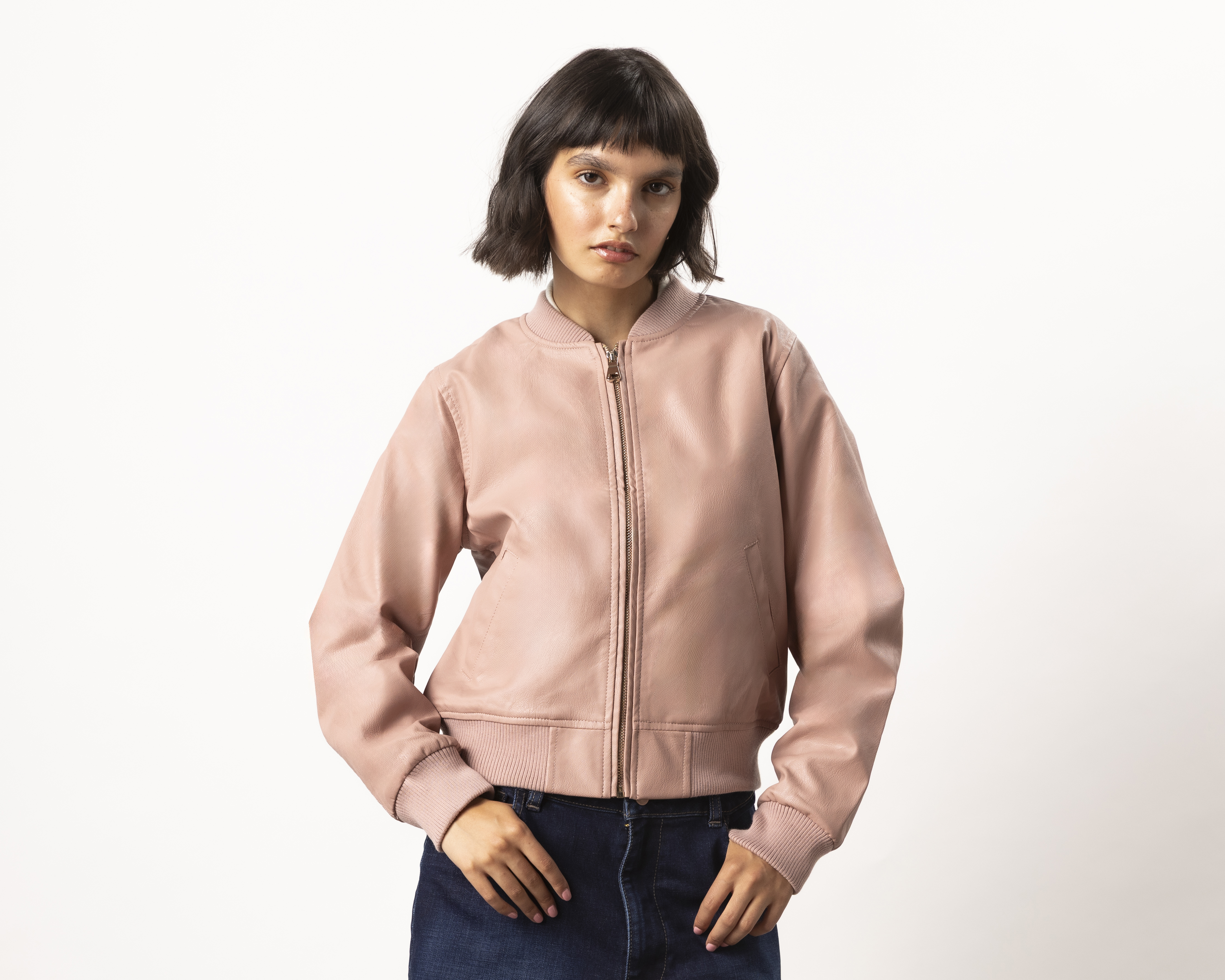 Foto 3 pulgar | Foto 2 | Chamarra tipo Bomber Strona para Mujer