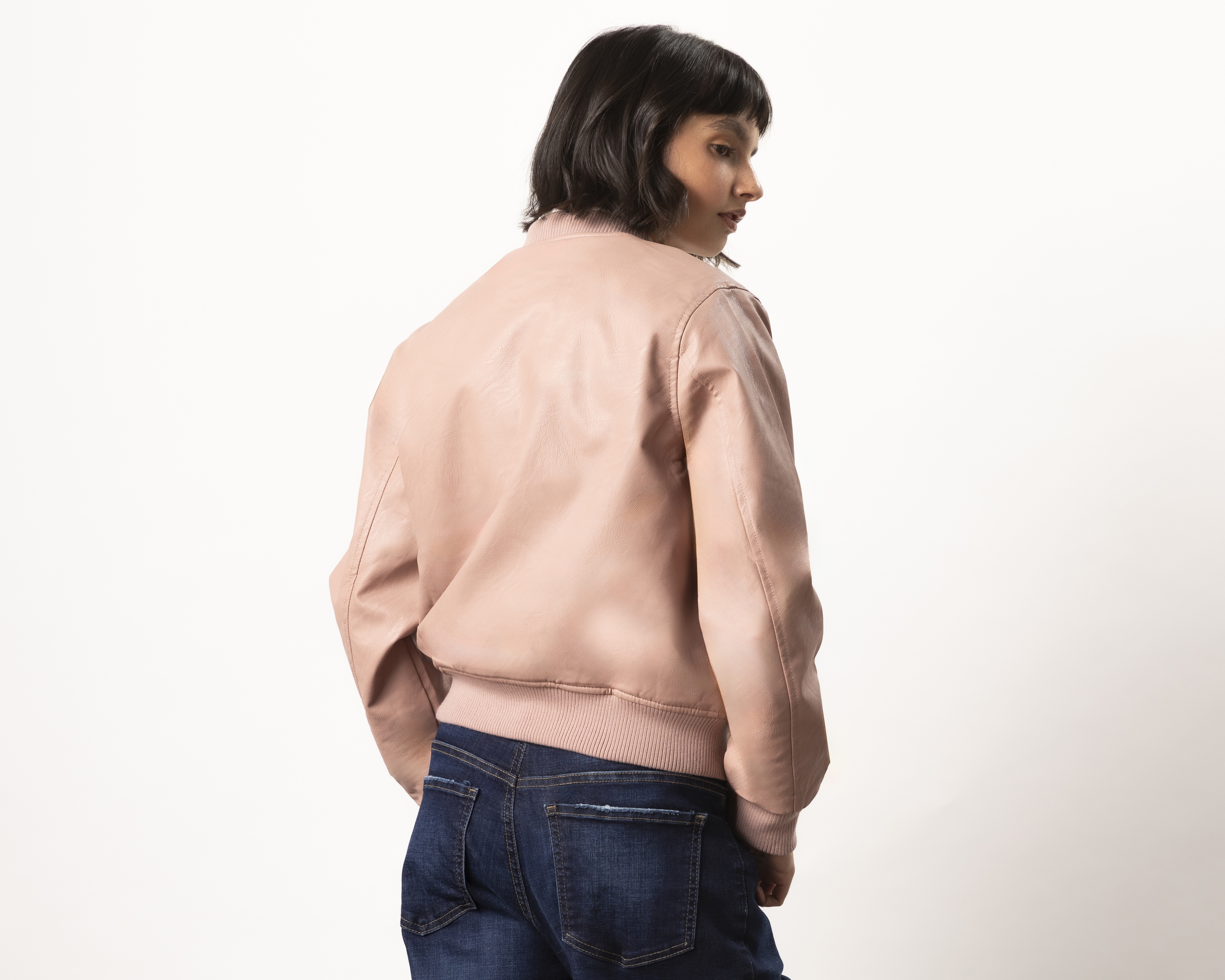 Foto 4 pulgar | Foto 3 | Chamarra tipo Bomber Strona para Mujer