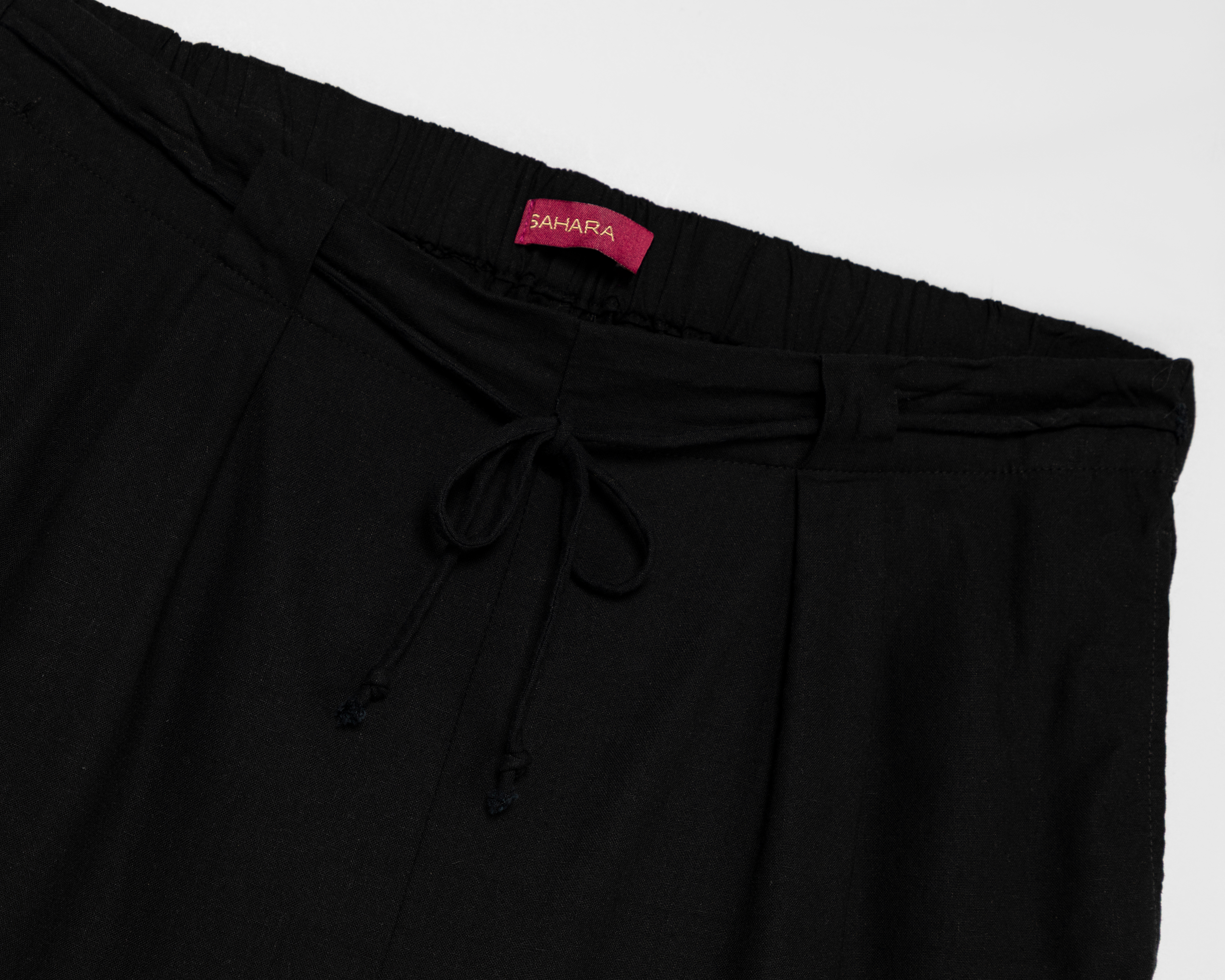 Foto 4 pulgar | Foto 3 | Short Sahara Negro para Mujer