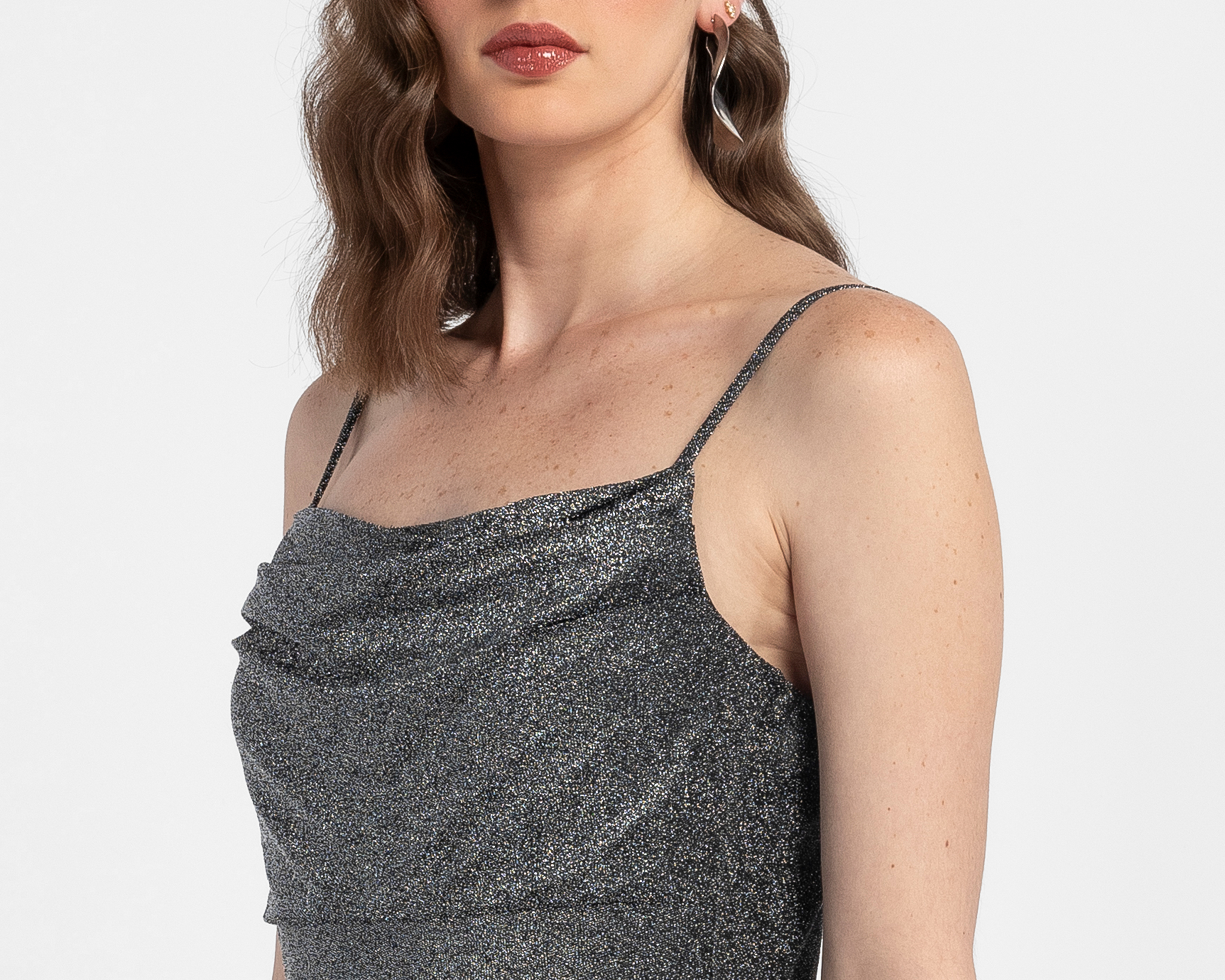 Foto 4 | Foto 4 | Vestido de Fiesta Sahara con Hilo Metálico Midi con Tirantes