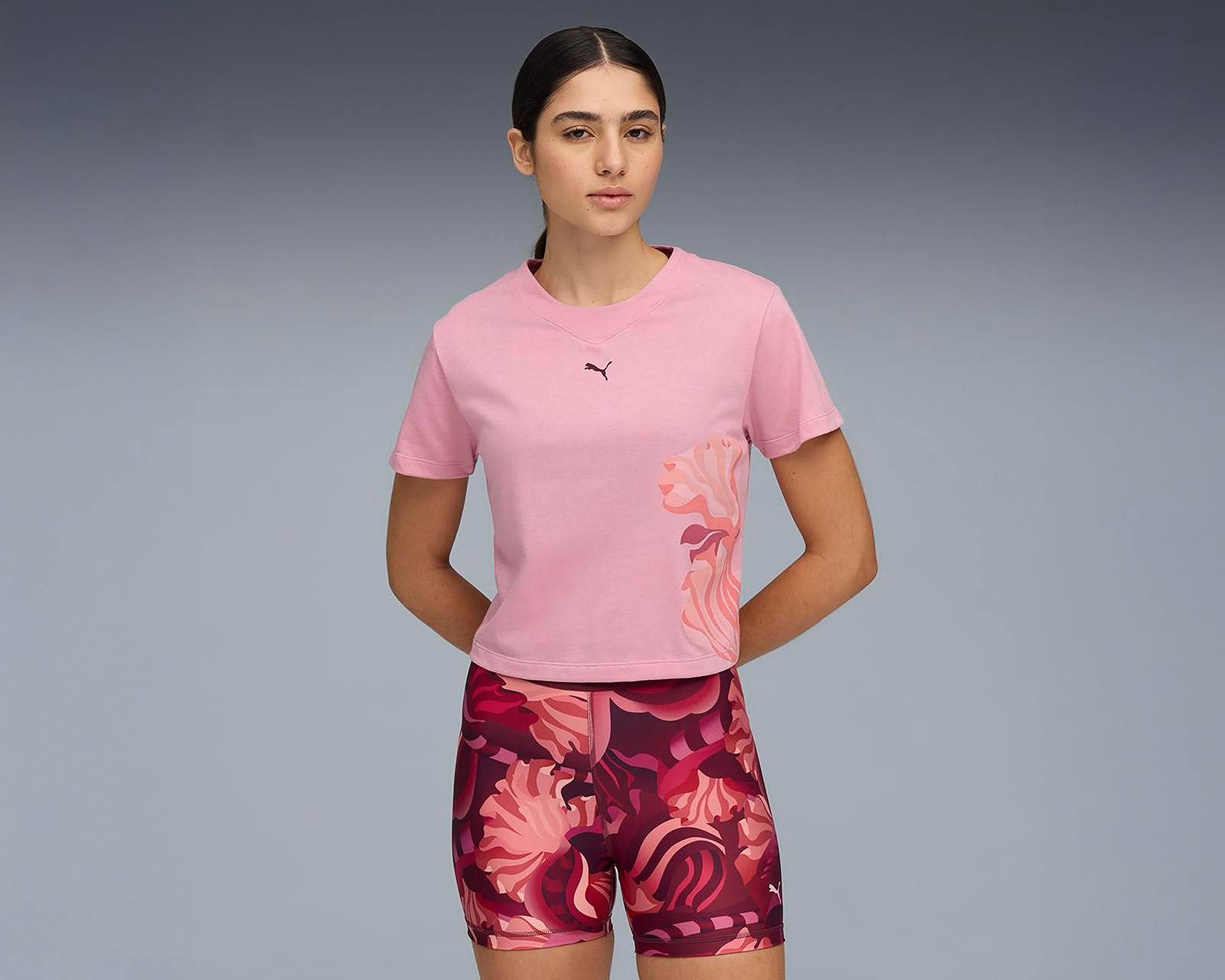 Foto 2 pulgar | Foto 1 | Playera Deportiva Puma Floral Ribbon Drycell para Mujer