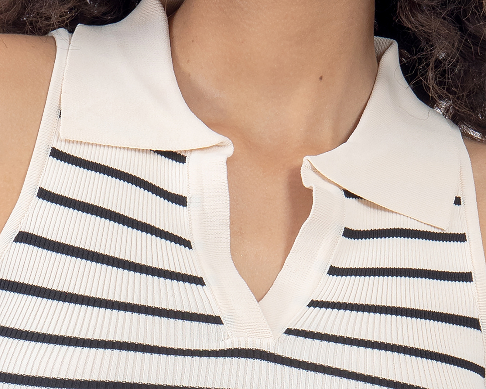 Foto 5 pulgar | Foto 4 | Playera Forever 21 sin Mangas Juvenil