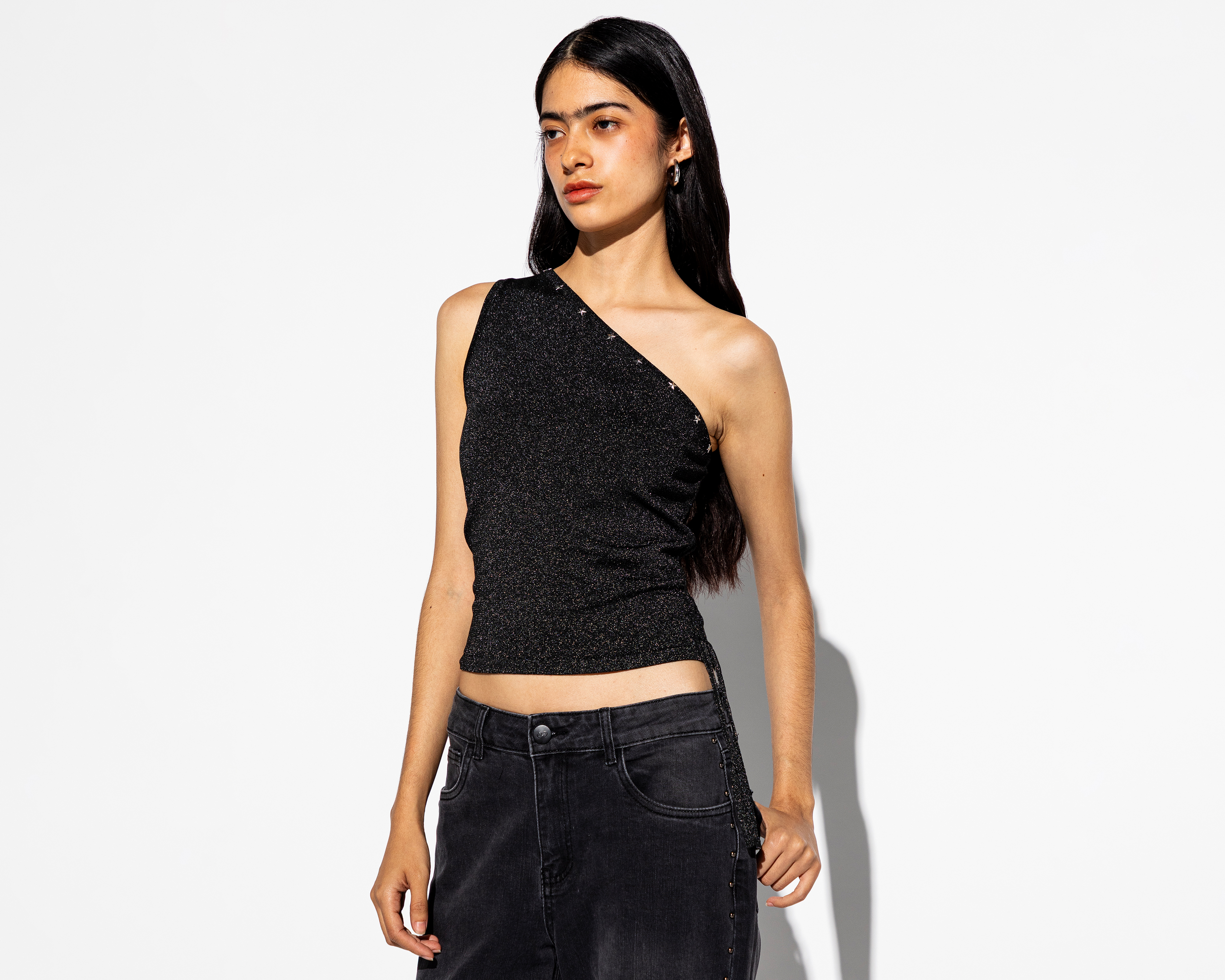 Foto 3 pulgar | Foto 2 | Playera Asimétrica Strona para Mujer