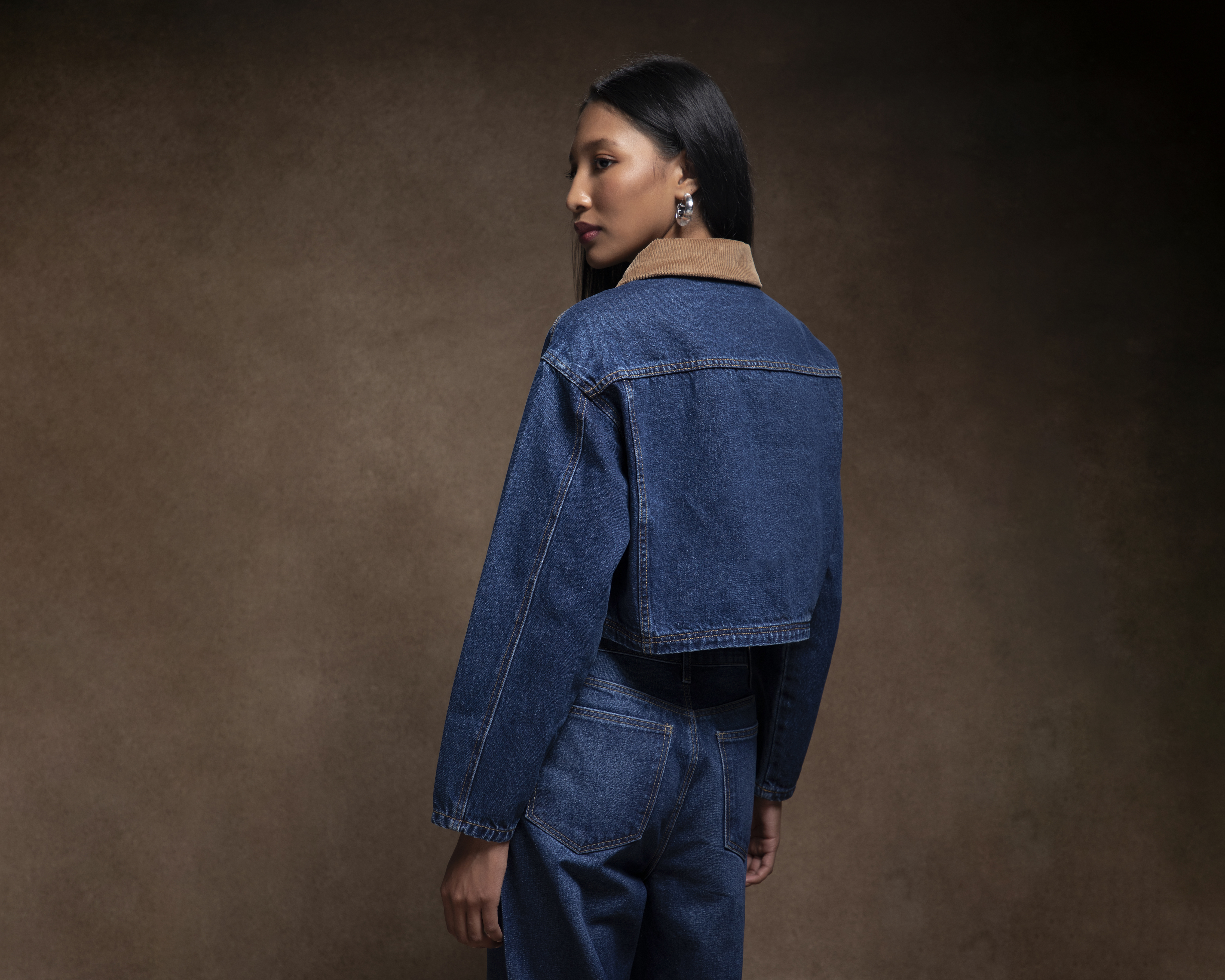 Foto 4 pulgar | Foto 3 | Chamarra de Mezclilla con Botones Strona para Mujer