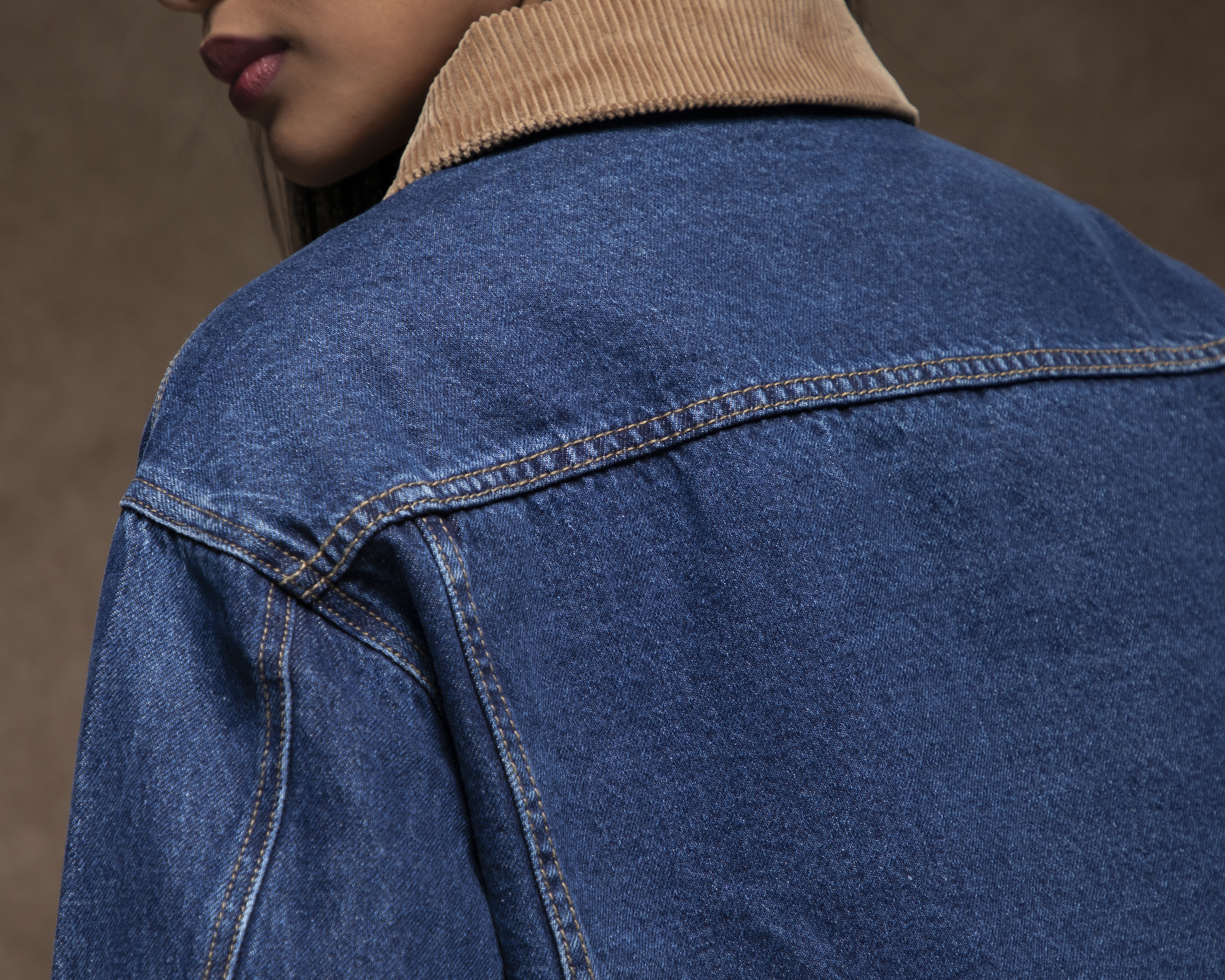 Foto 6 pulgar | Foto 5 | Chamarra de Mezclilla con Botones Strona para Mujer