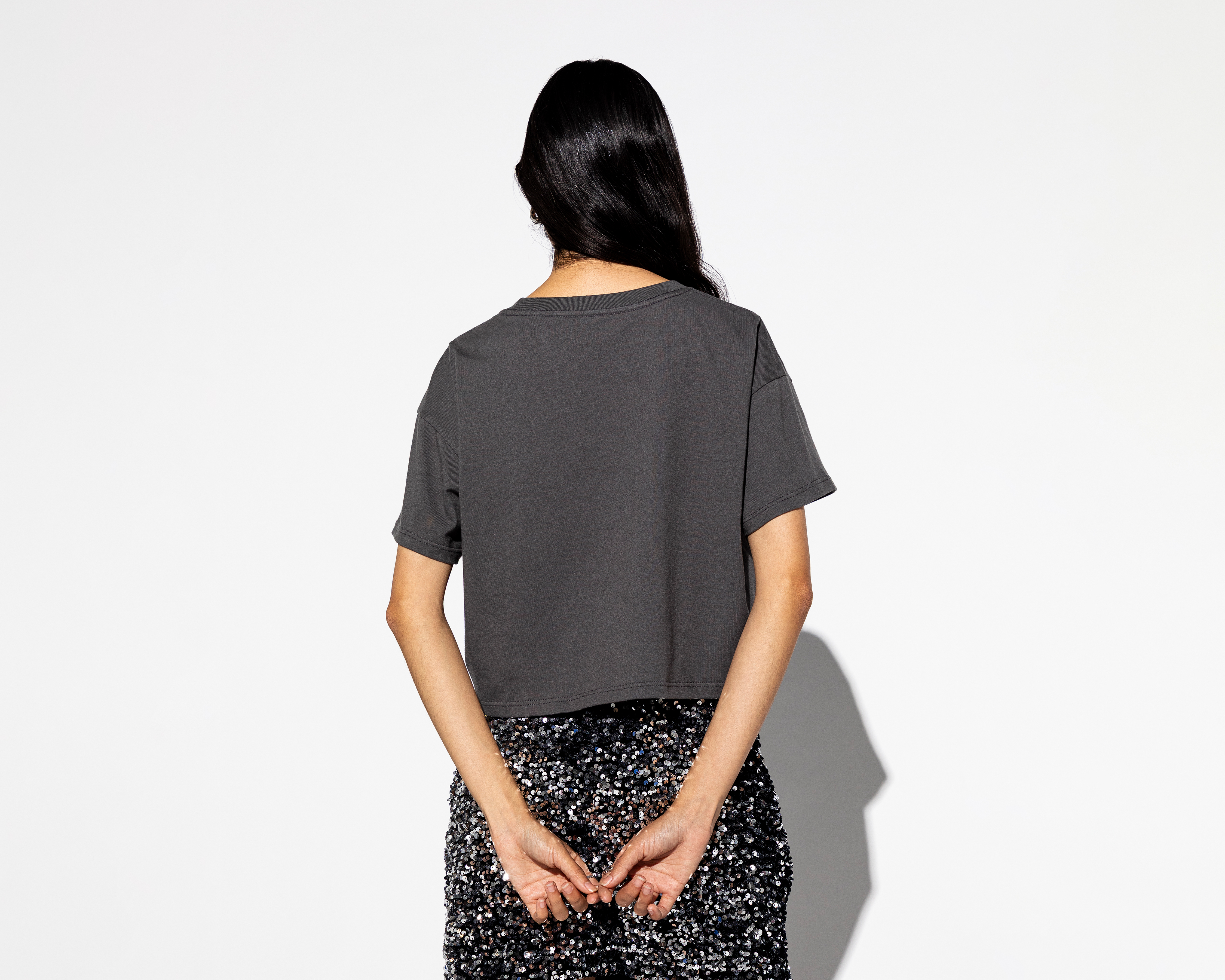 Foto 4 pulgar | Foto 3 | Playera Gris Strona para Mujer