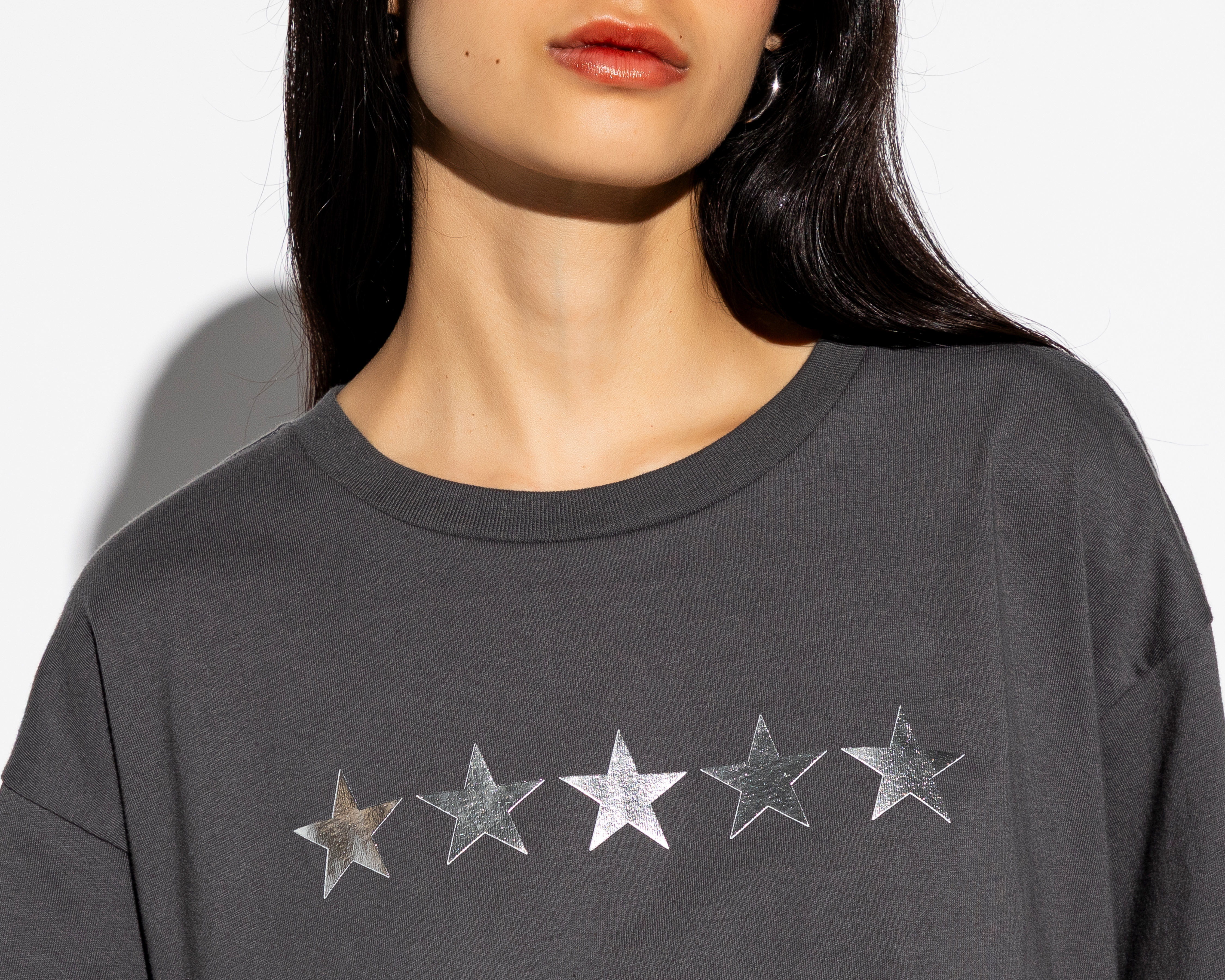 Foto 5 pulgar | Foto 4 | Playera Gris Strona para Mujer