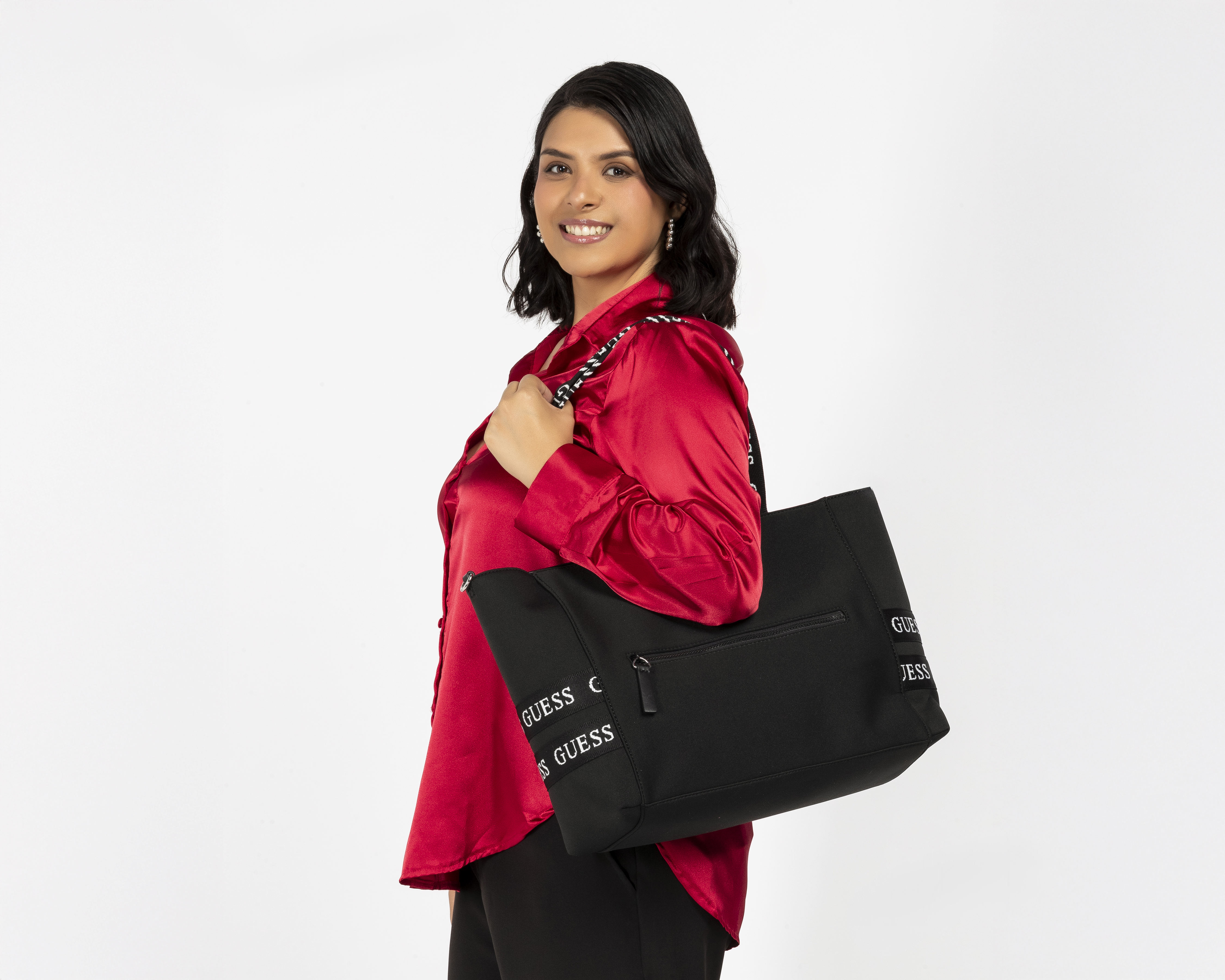 Foto 7 pulgar | Foto 6 | Bolsa de Hombro Guess Garnon