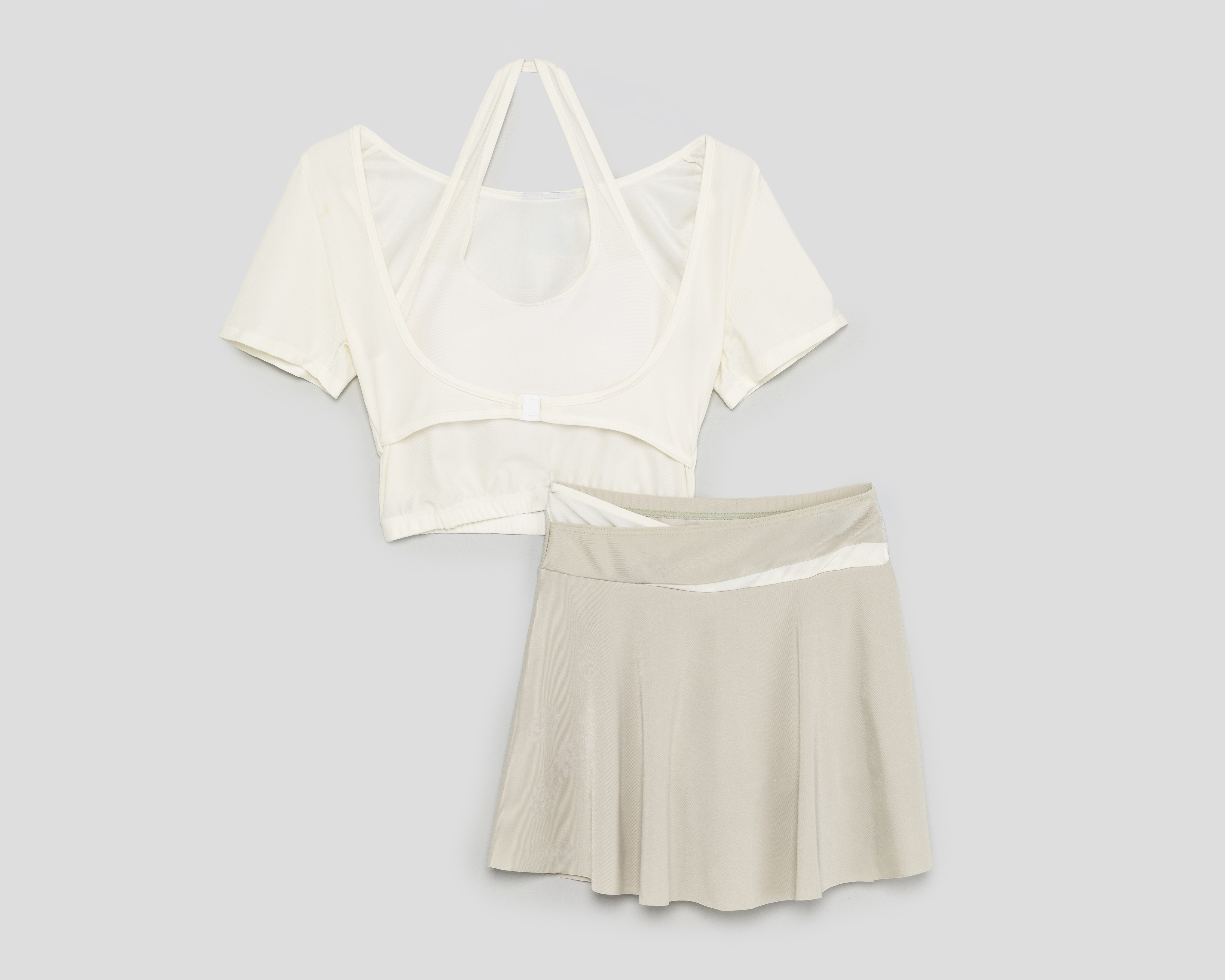 Foto 2 pulgar | Foto 1 | Conjunto Deportivo de Playera y Falda Meirius para Mujer