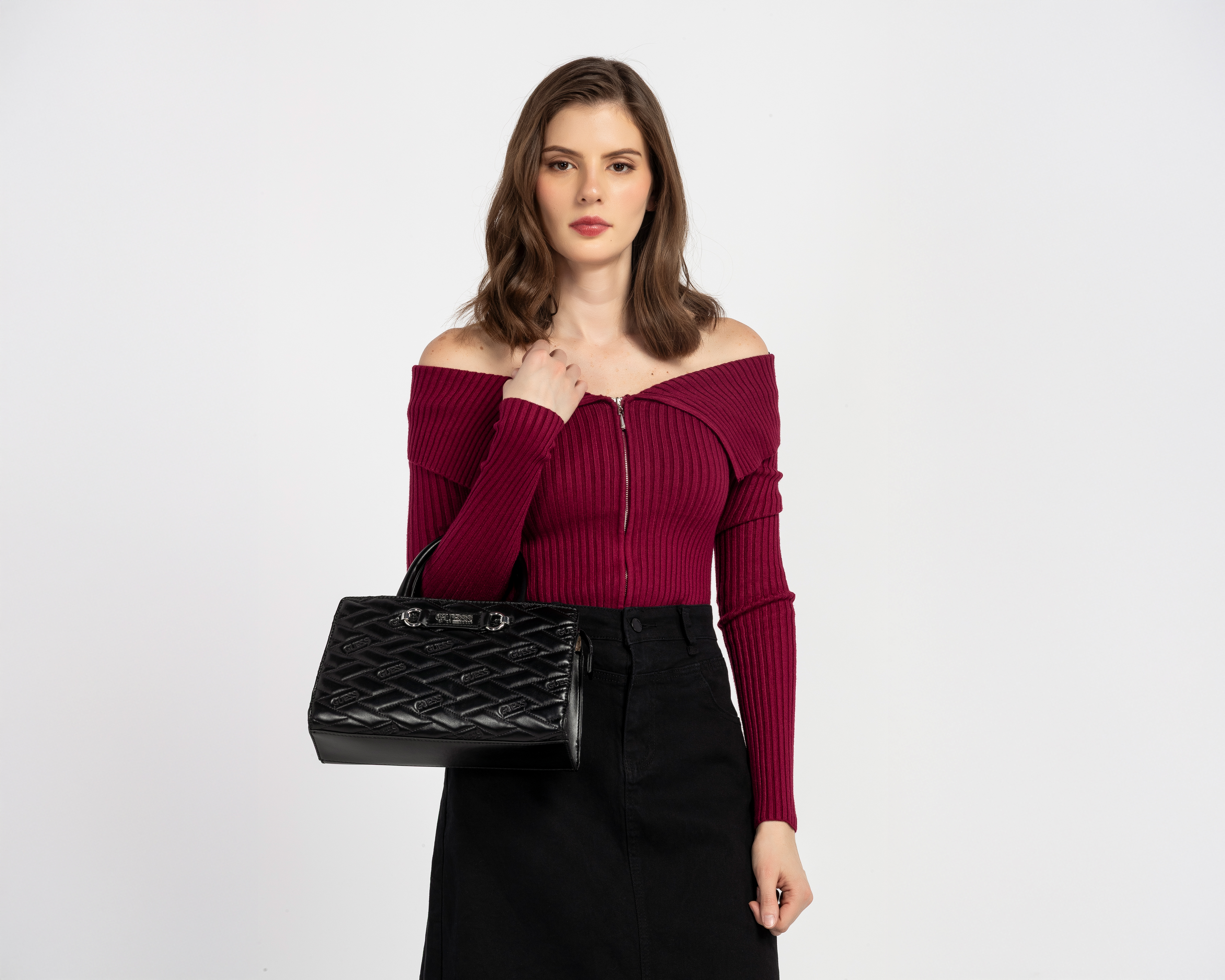 Foto 7 pulgar | Foto 6 | Bolsa de Mano Guess Briella