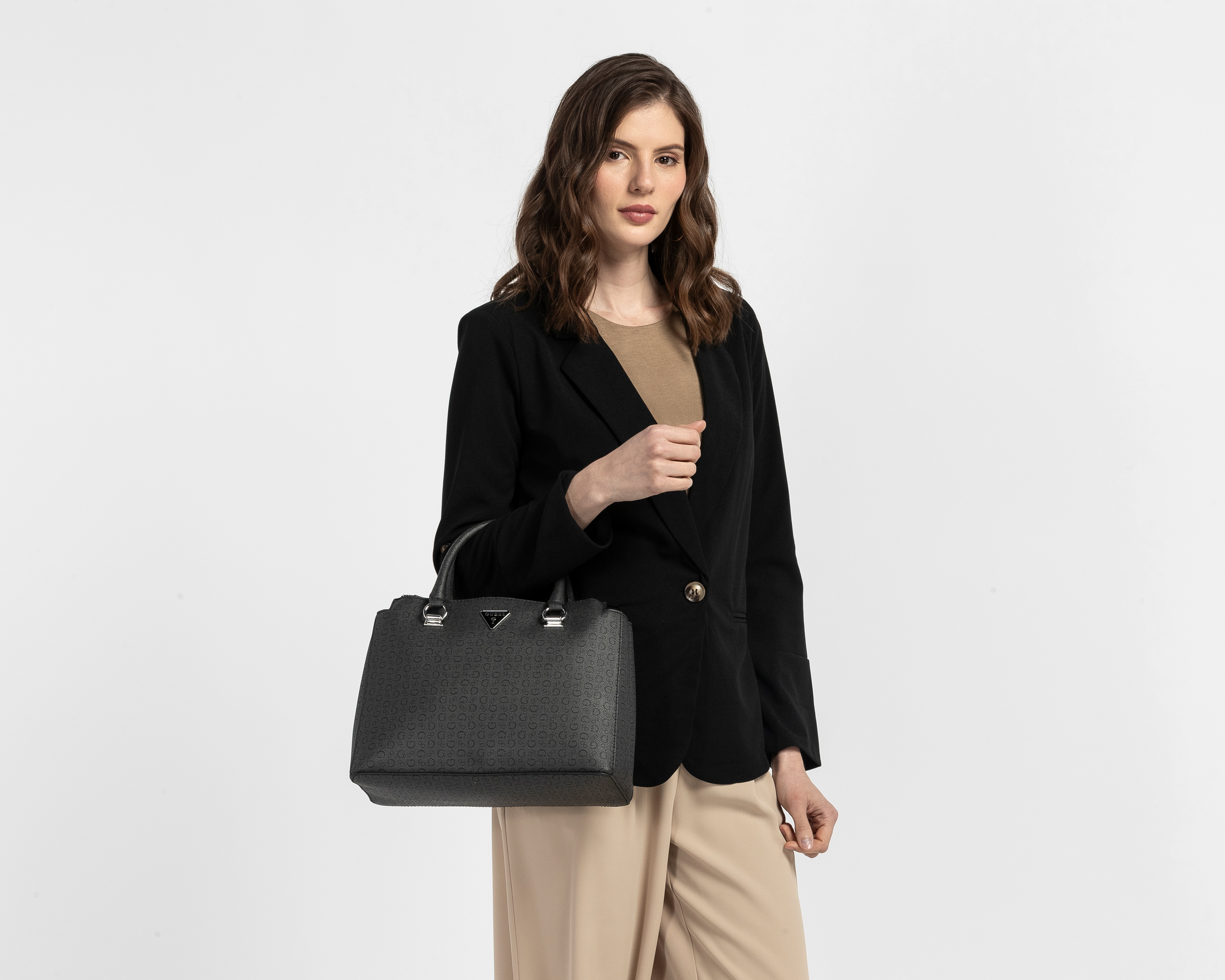 Foto 7 pulgar | Foto 6 | Bolsa de Mano Guess Phyllis