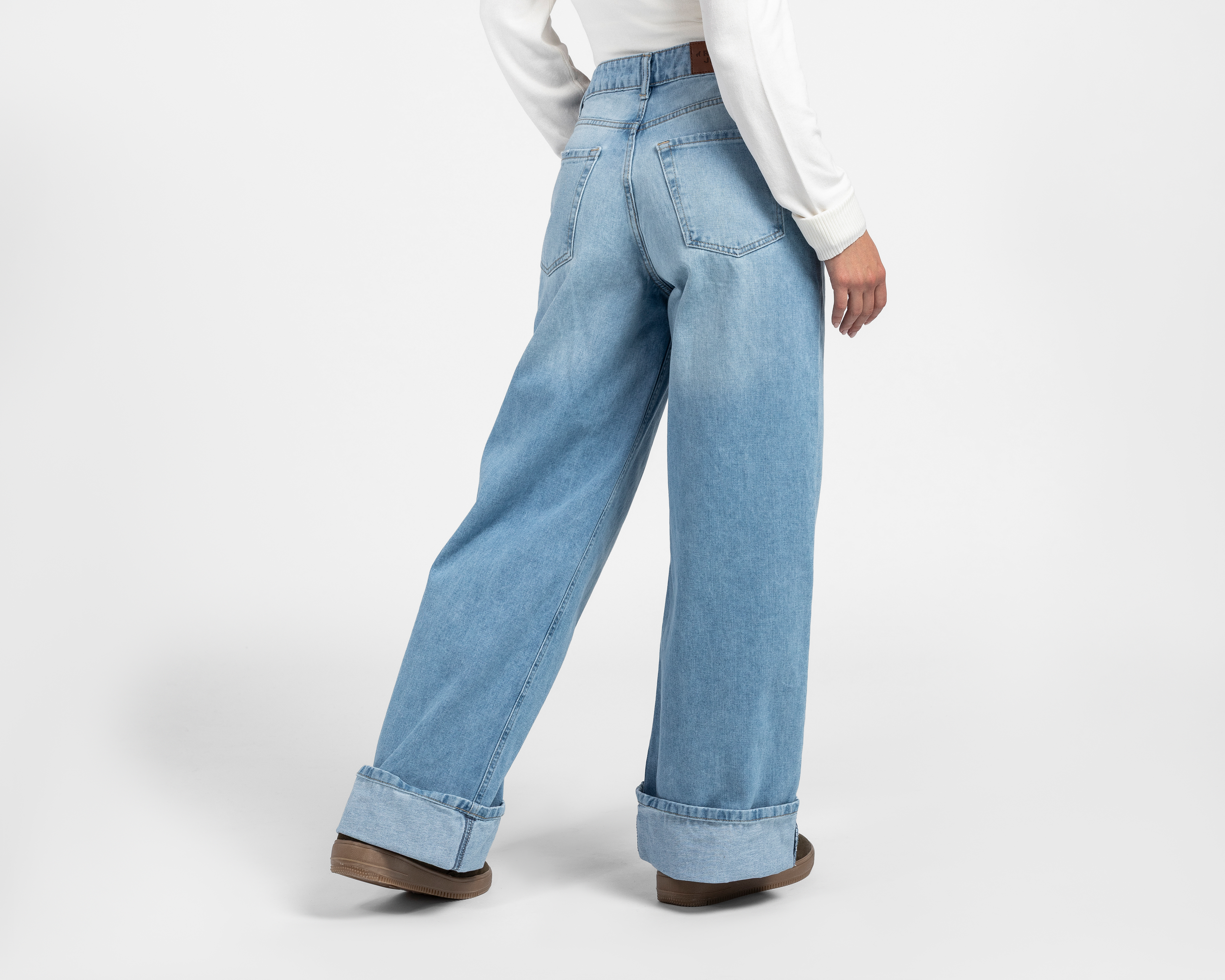 Foto 4 pulgar | Foto 3 | Jeans Wide Leg Refill para Mujer